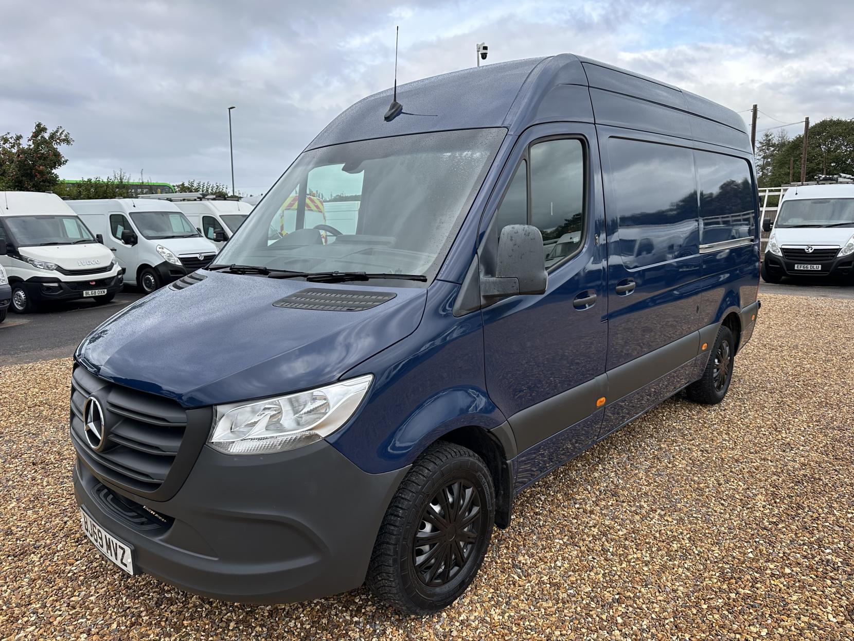Mercedes-Benz Sprinter 2.1 316 CDI Panel Van 5dr Diesel Manual RWD L2 H2 Euro 6 (163 ps)