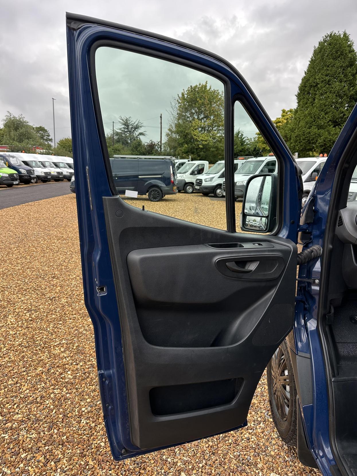 Mercedes-Benz Sprinter 2.1 316 CDI Panel Van 5dr Diesel Manual RWD L2 H2 Euro 6 (163 ps)