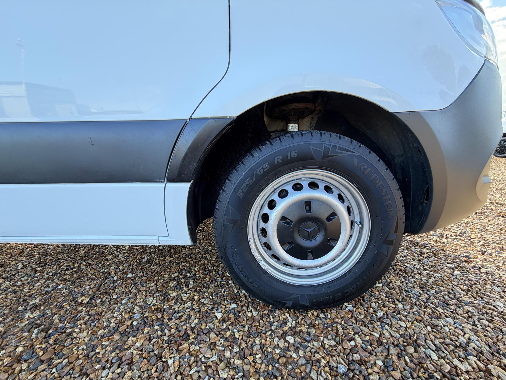 Mercedes-Benz Sprinter 2.1 311 CDI Chassis Cab 2dr Diesel Manual FWD L2 Euro 6 (114 ps)