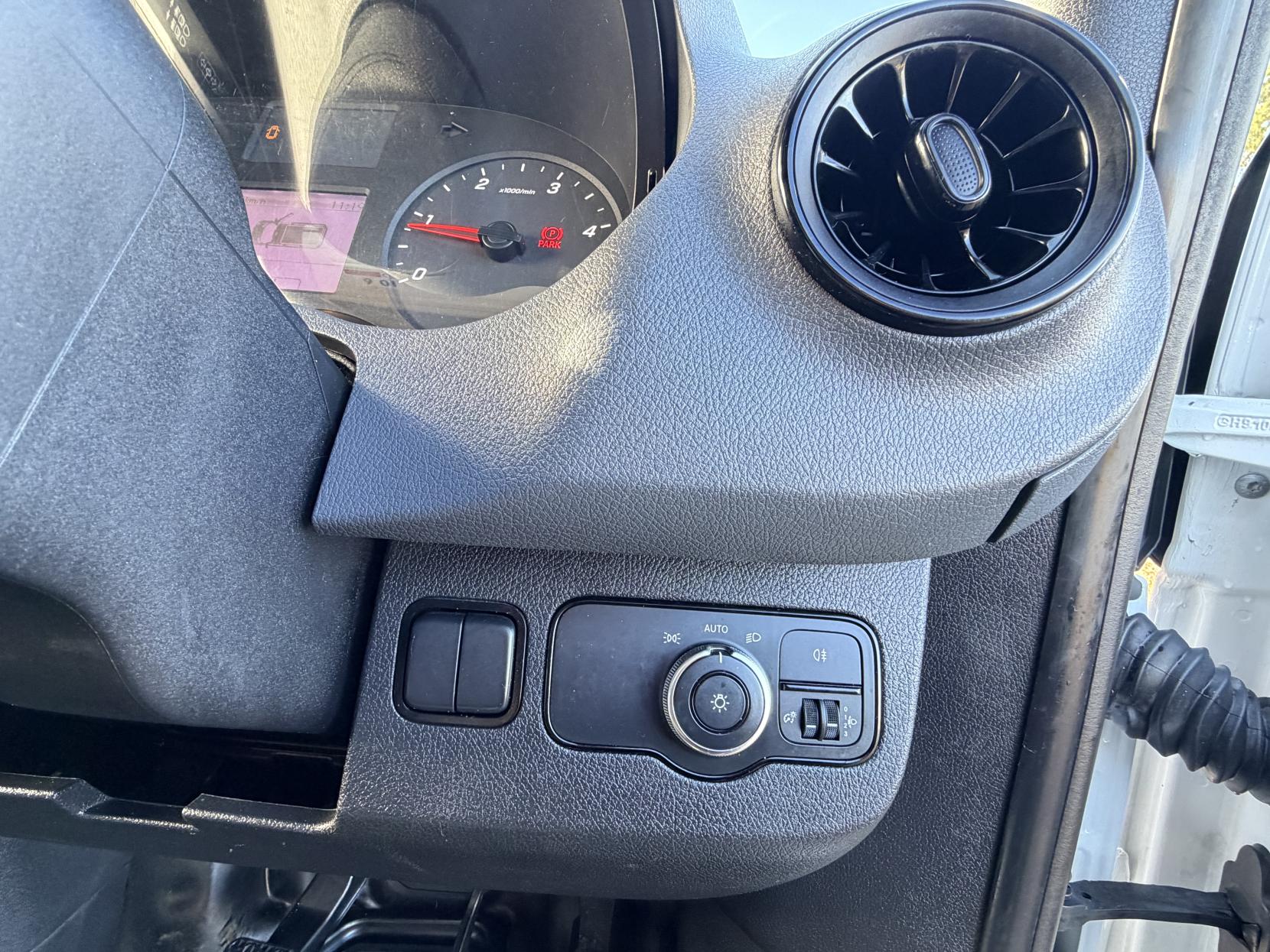 Mercedes-Benz Sprinter 2.1 311 CDI Chassis Cab 2dr Diesel Manual FWD L2 Euro 6 (114 ps)