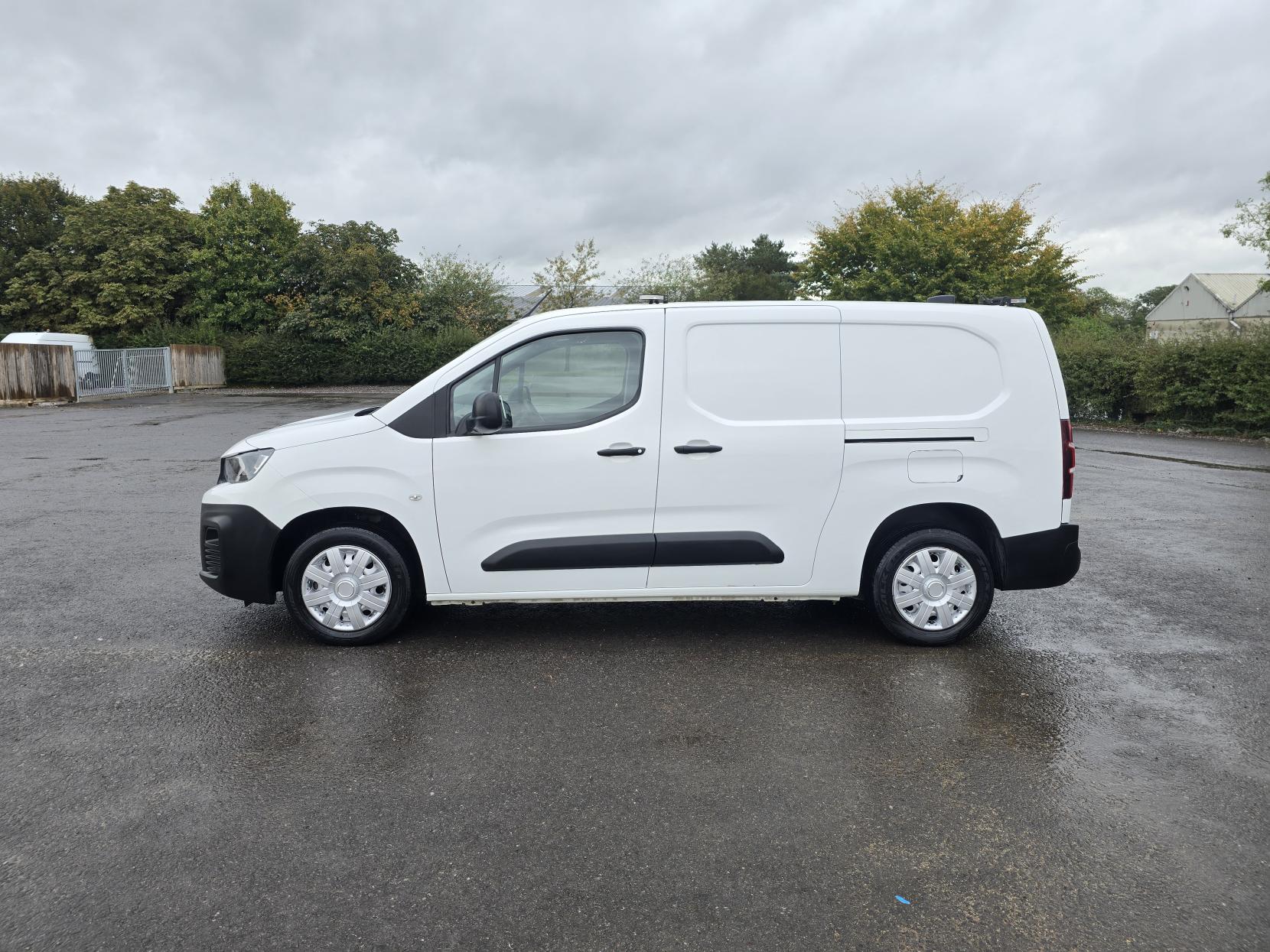 Peugeot Partner 1.5 BlueHDi 950 S Long Panel Van 6dr Diesel Manual LWB Euro 6 (s/s) (100 bhp)