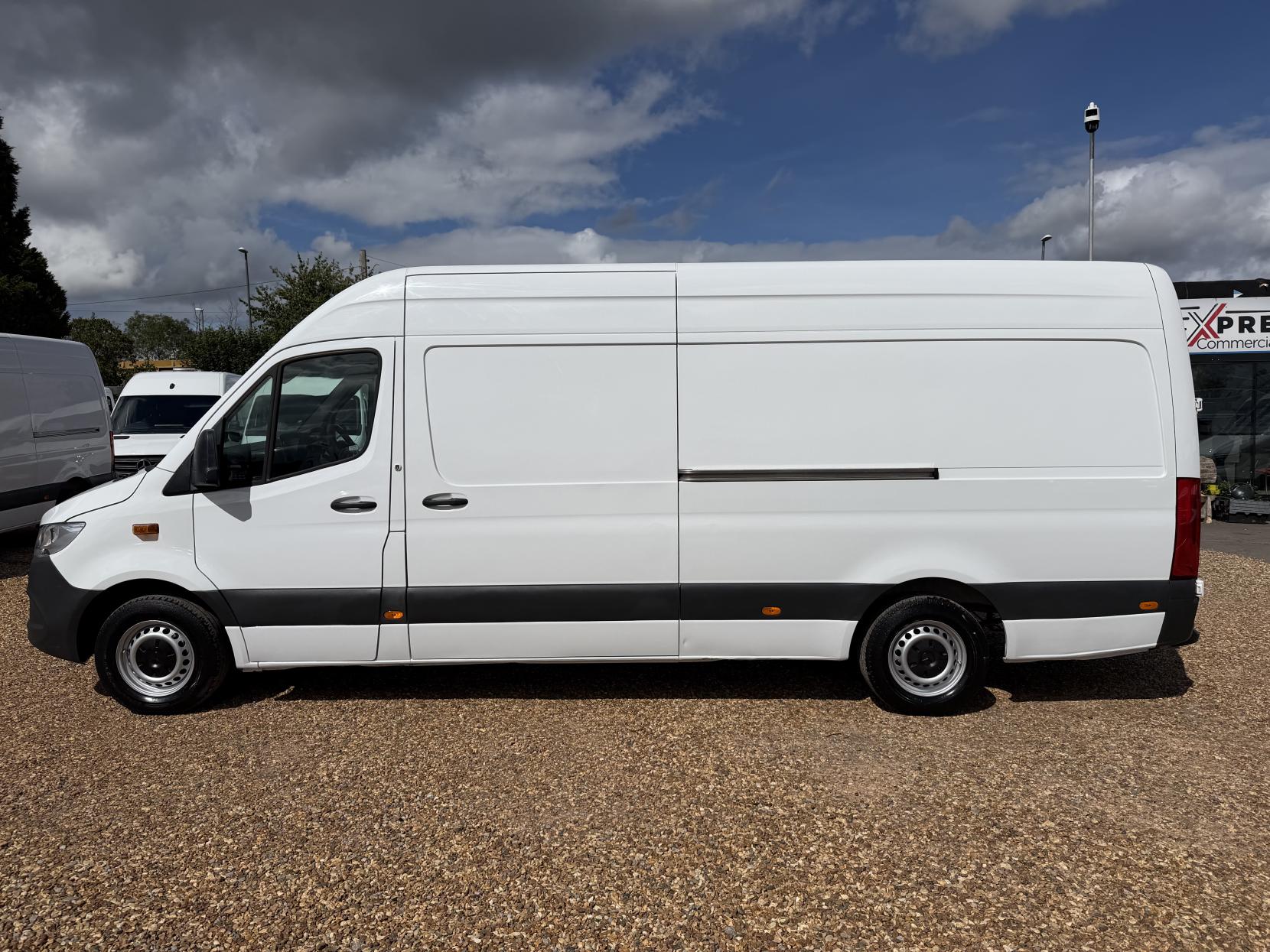 2020 Mercedes-Benz Sprinter 2.0 315 CDI Progressive Panel Van 5dr Diesel Manual RWD L3 H2 Euro 6 (s/s) (150 ps) - Thumbnail 8