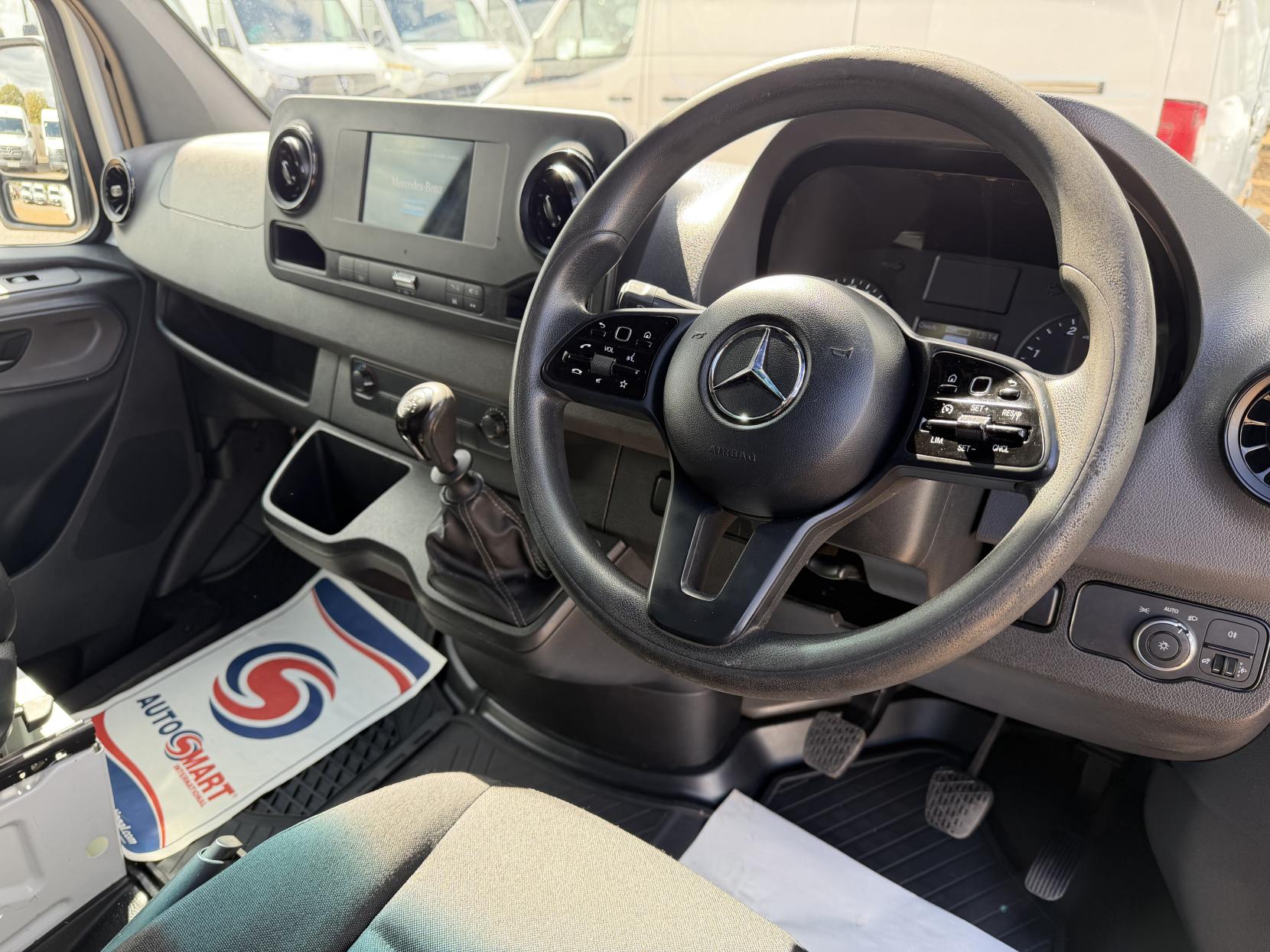 2020 Mercedes-Benz Sprinter 2.0 315 CDI Progressive Panel Van 5dr Diesel Manual RWD L3 H2 Euro 6 (s/s) (150 ps) - Thumbnail 2