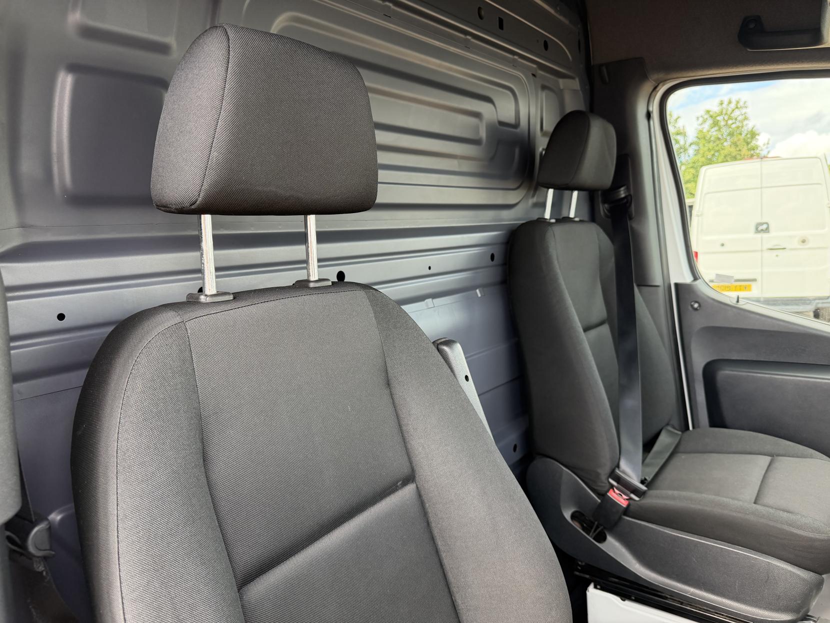 2020 Mercedes-Benz Sprinter 2.0 315 CDI Progressive Panel Van 5dr Diesel Manual RWD L3 H2 Euro 6 (s/s) (150 ps) - Thumbnail 15