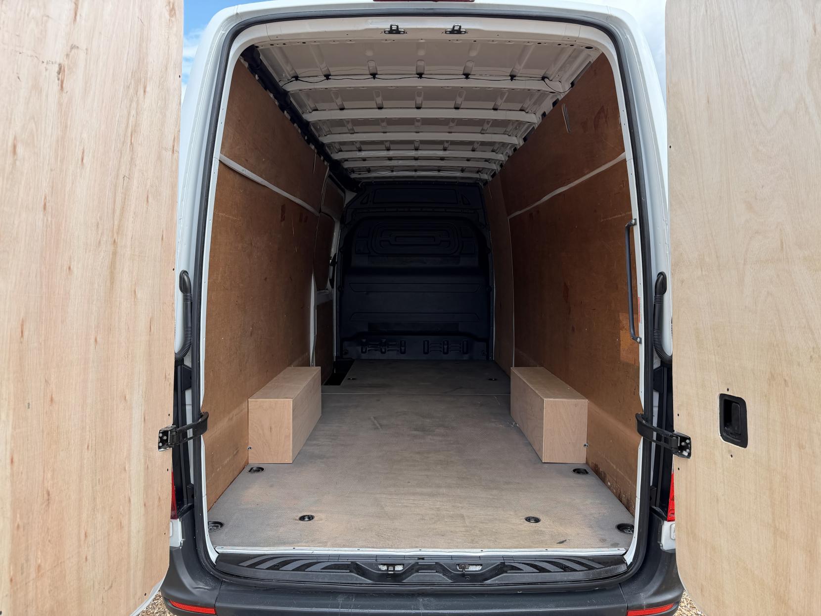 2020 Mercedes-Benz Sprinter 2.0 315 CDI Progressive Panel Van 5dr Diesel Manual RWD L3 H2 Euro 6 (s/s) (150 ps) - Thumbnail 3