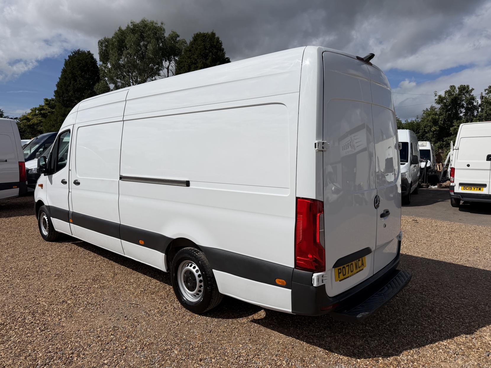 2020 Mercedes-Benz Sprinter 2.0 315 CDI Progressive Panel Van 5dr Diesel Manual RWD L3 H2 Euro 6 (s/s) (150 ps) - Thumbnail 9