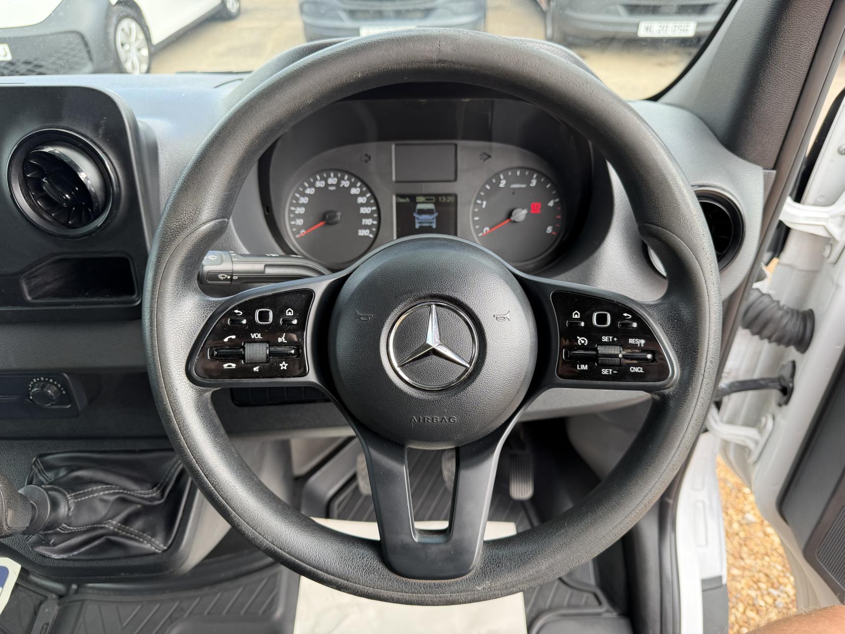 2020 Mercedes-Benz Sprinter 2.0 315 CDI Progressive Panel Van 5dr Diesel Manual RWD L3 H2 Euro 6 (s/s) (150 ps) - Thumbnail 16