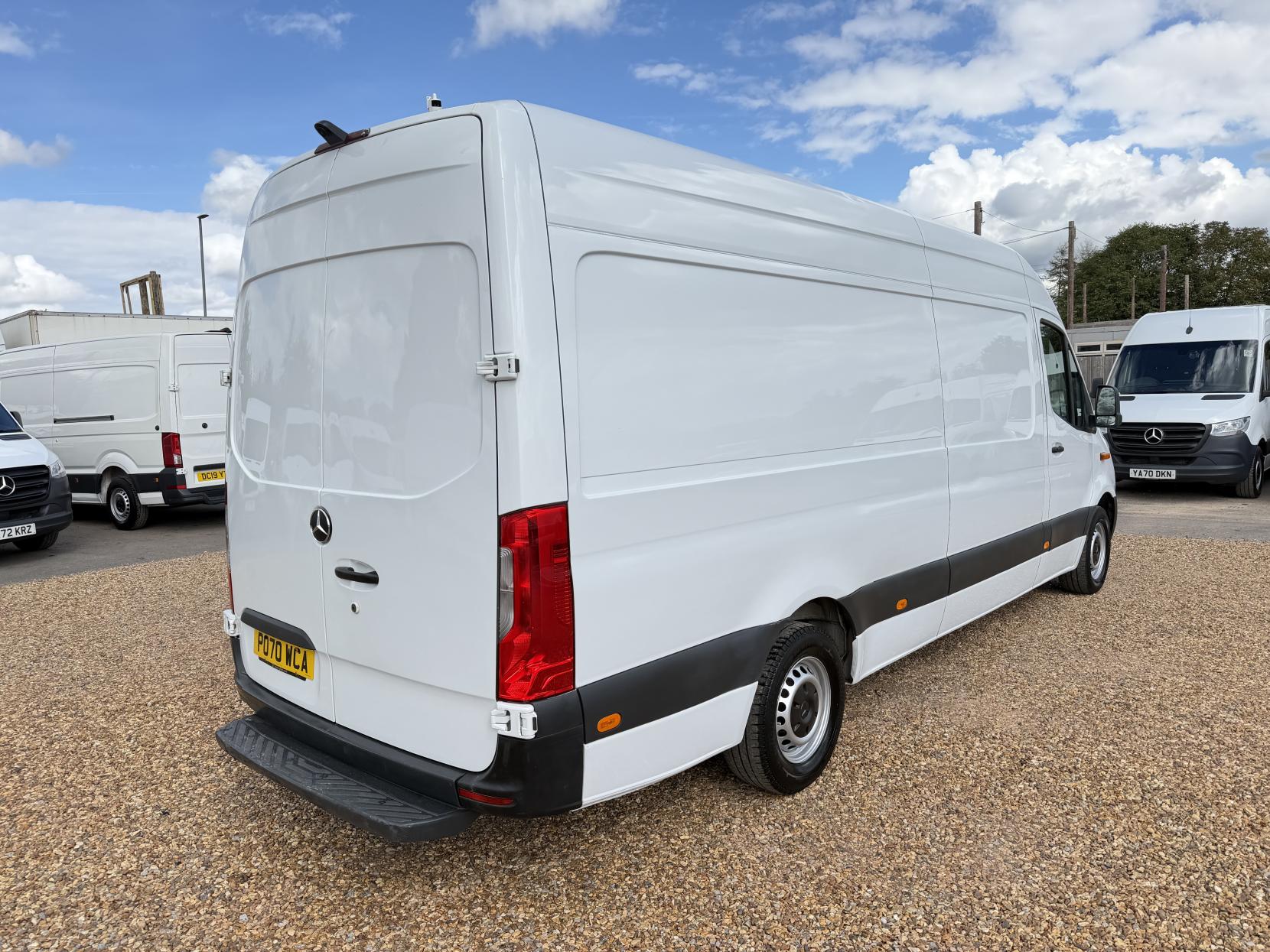 2020 Mercedes-Benz Sprinter 2.0 315 CDI Progressive Panel Van 5dr Diesel Manual RWD L3 H2 Euro 6 (s/s) (150 ps) - Thumbnail 11