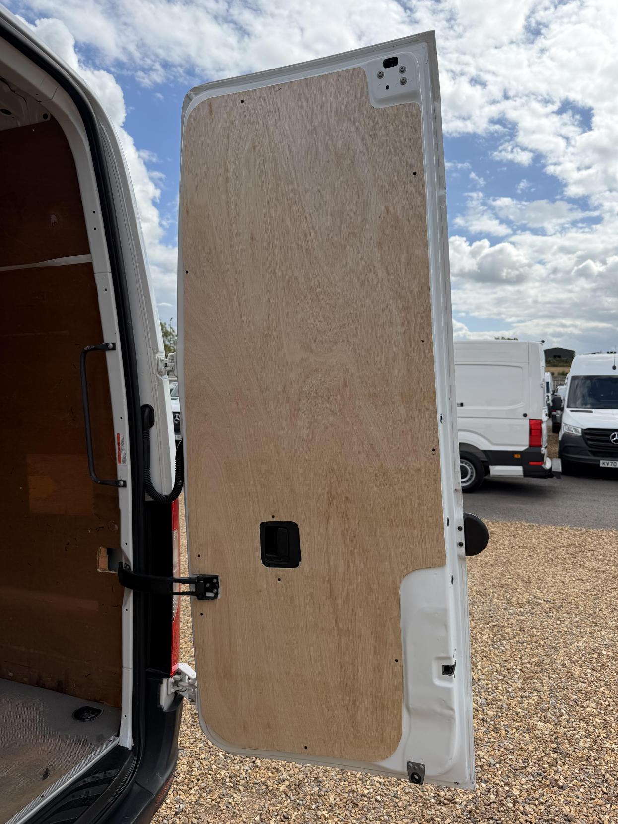 2020 Mercedes-Benz Sprinter 2.0 315 CDI Progressive Panel Van 5dr Diesel Manual RWD L3 H2 Euro 6 (s/s) (150 ps) - Thumbnail 39