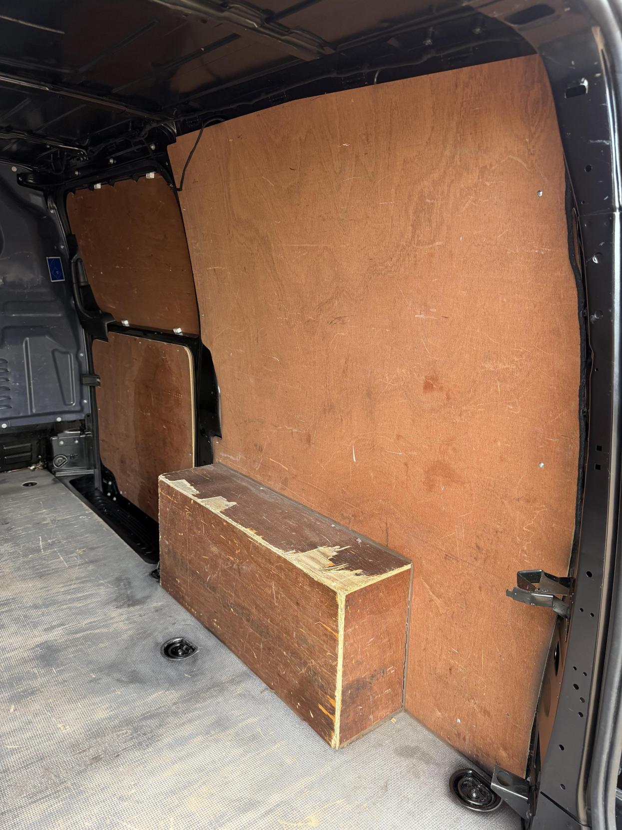 2020 Mercedes-Benz Vito 2.1 114 CDI Premium Panel Van 5dr Diesel G-Tronic+ RWD L2 Euro 6 (s/s) (136 ps) - Thumbnail 40
