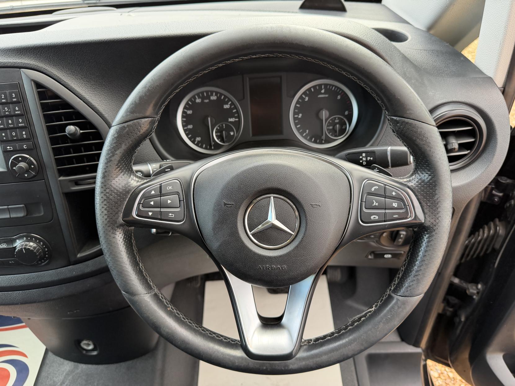 2020 Mercedes-Benz Vito 2.1 114 CDI Premium Panel Van 5dr Diesel G-Tronic+ RWD L2 Euro 6 (s/s) (136 ps) - Thumbnail 16