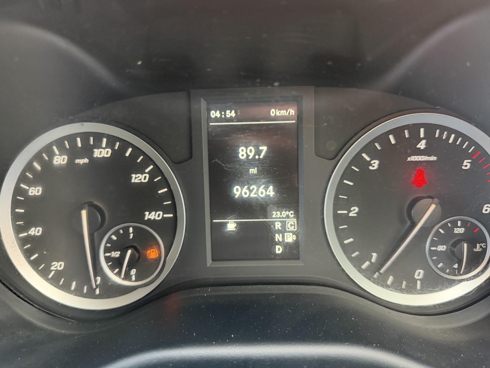 2020 Mercedes-Benz Vito 2.1 114 CDI Premium Panel Van 5dr Diesel G-Tronic+ RWD L2 Euro 6 (s/s) (136 ps) - Thumbnail 18