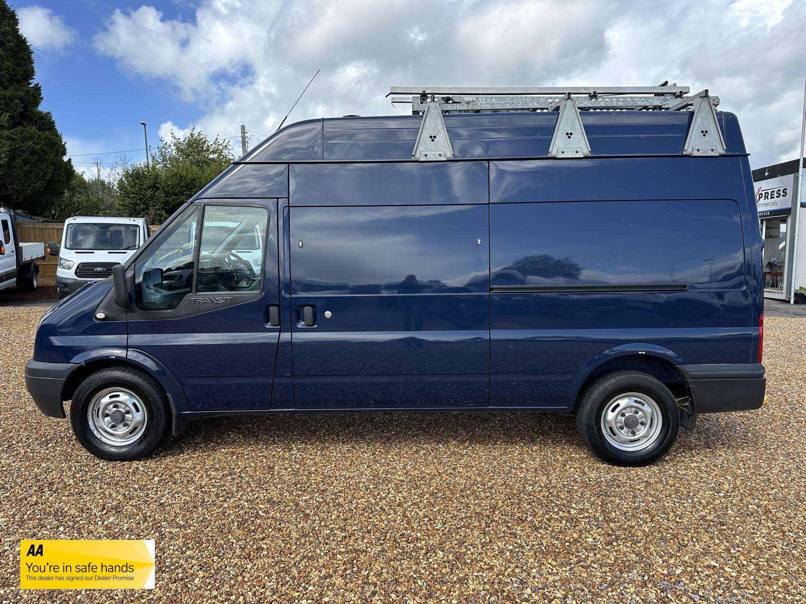 Ford Transit 2.2 TDCi 350 Panel Van 3dr Diesel Manual FWD L2 H3 (209 g/km, 123 bhp)