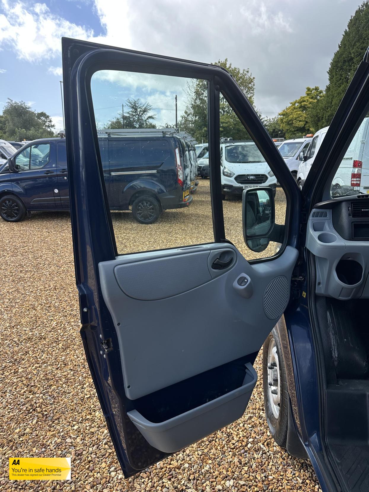 Ford Transit 2.2 TDCi 350 Panel Van 3dr Diesel Manual FWD L2 H3 (209 g/km, 123 bhp)
