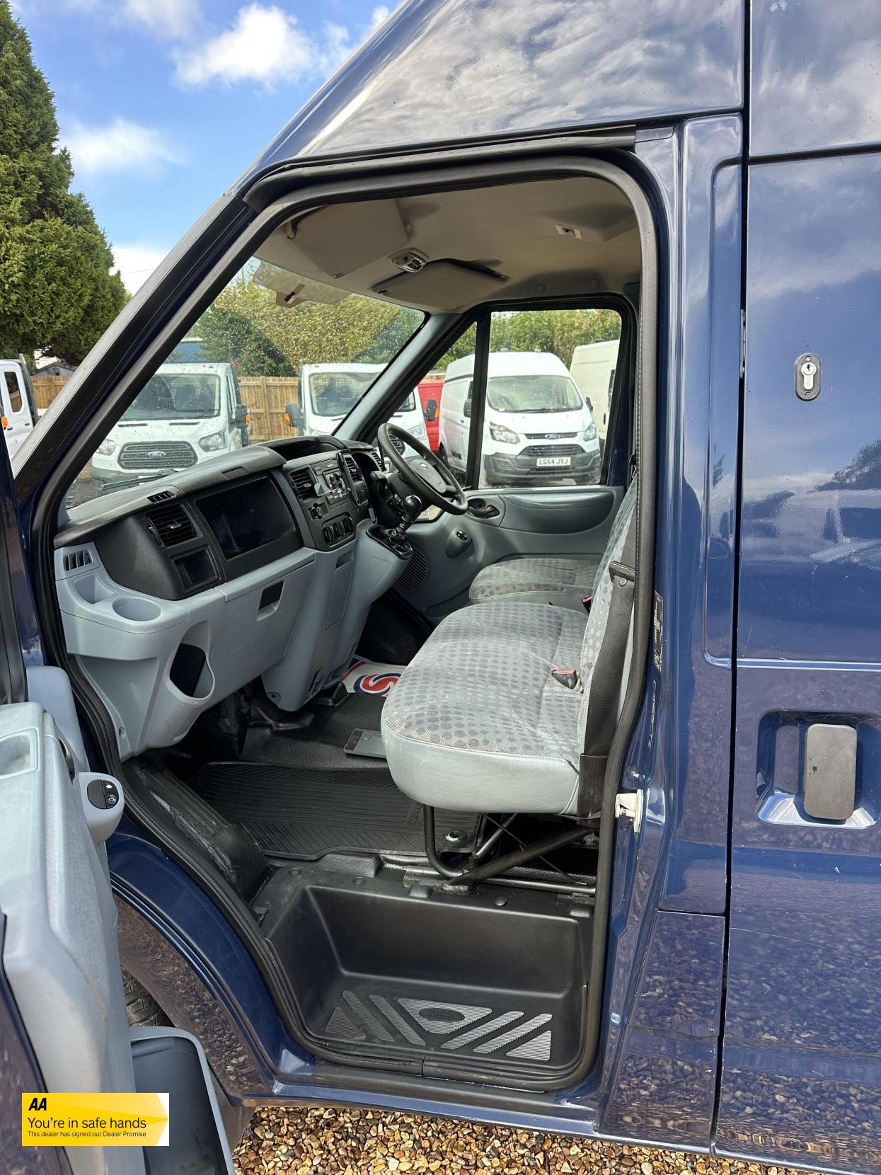 Ford Transit 2.2 TDCi 350 Panel Van 3dr Diesel Manual FWD L2 H3 (209 g/km, 123 bhp)