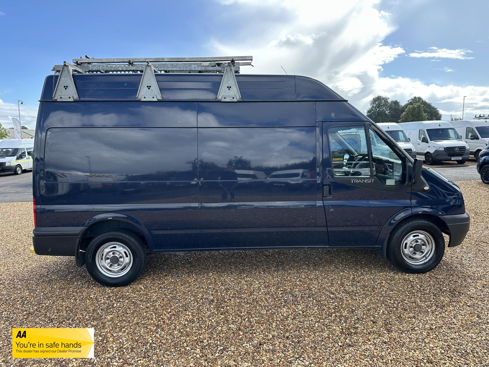 Ford Transit 2.2 TDCi 350 Panel Van 3dr Diesel Manual FWD L2 H3 (209 g/km, 123 bhp)