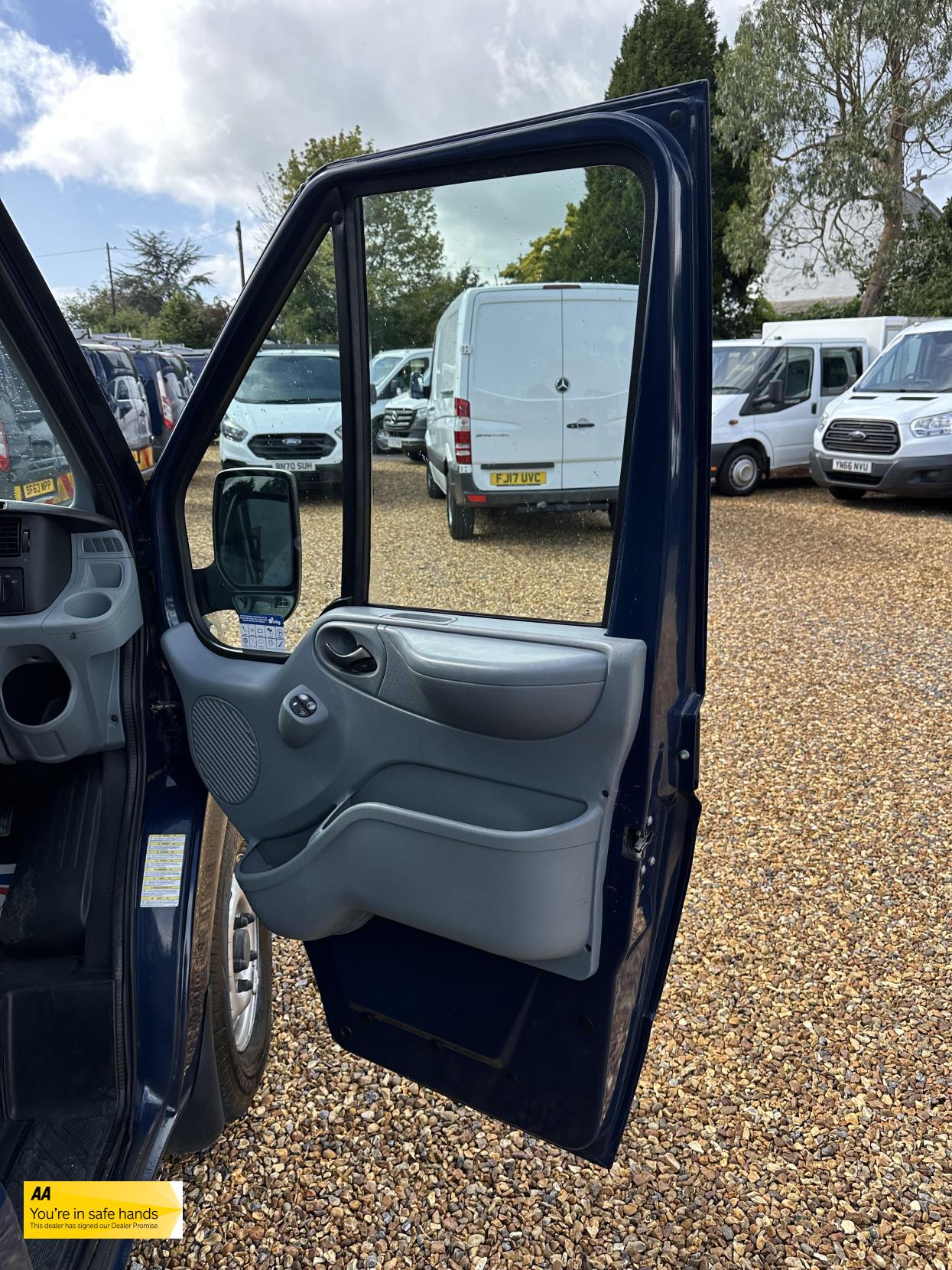 Ford Transit 2.2 TDCi 350 Panel Van 3dr Diesel Manual FWD L2 H3 (209 g/km, 123 bhp)