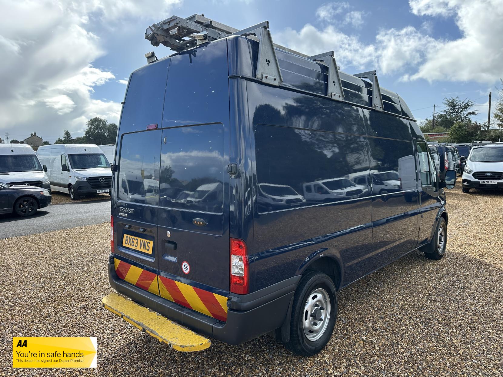 Ford Transit 2.2 TDCi 350 Panel Van 3dr Diesel Manual FWD L2 H3 (209 g/km, 123 bhp)