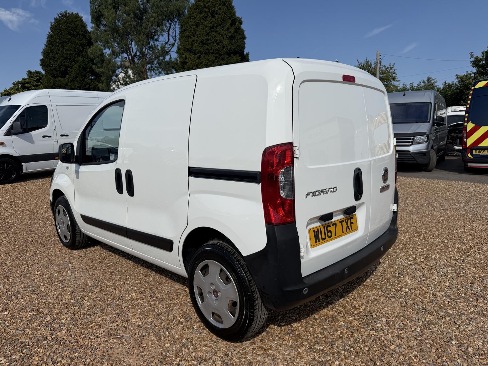 2017 Fiat Fiorino 1.4 8v Car Derived Van 4dr Petrol Manual Euro 6 (75 bhp) - Thumbnail 8