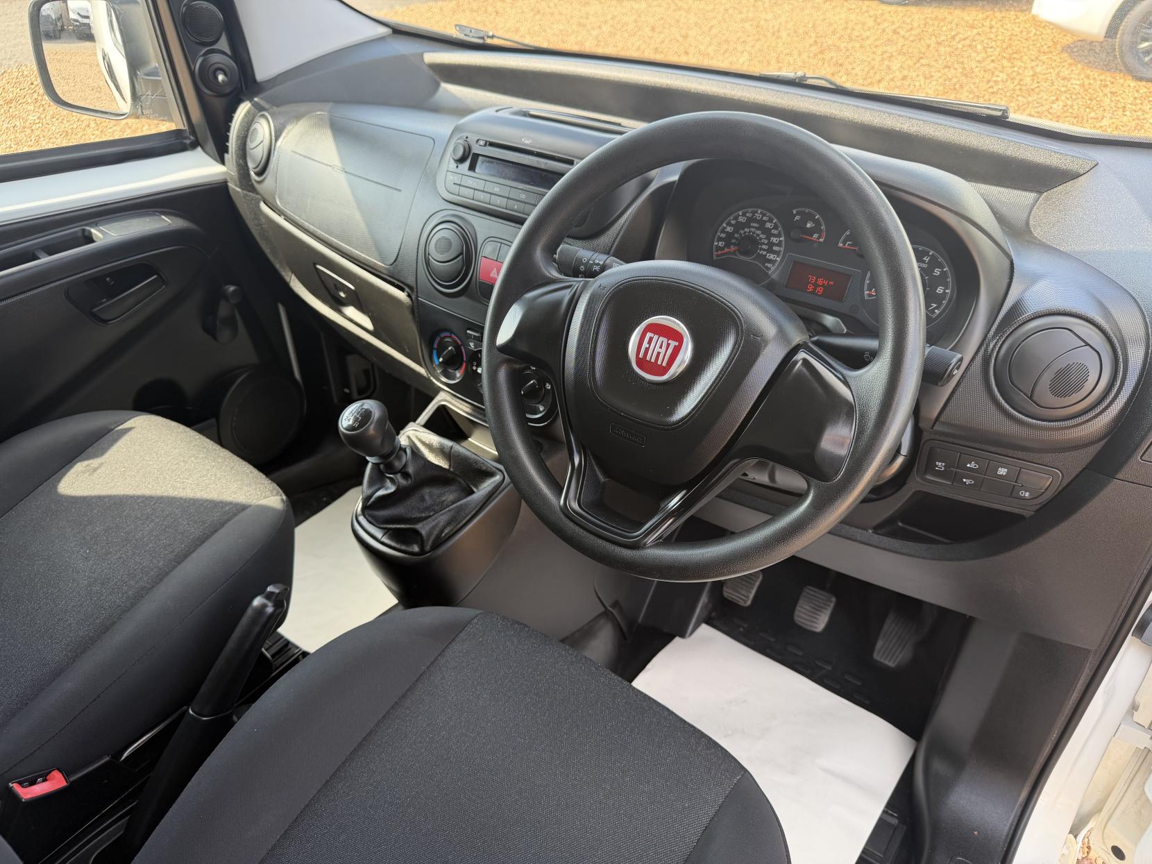 2017 Fiat Fiorino 1.4 8v Car Derived Van 4dr Petrol Manual Euro 6 (75 bhp) - Thumbnail 2