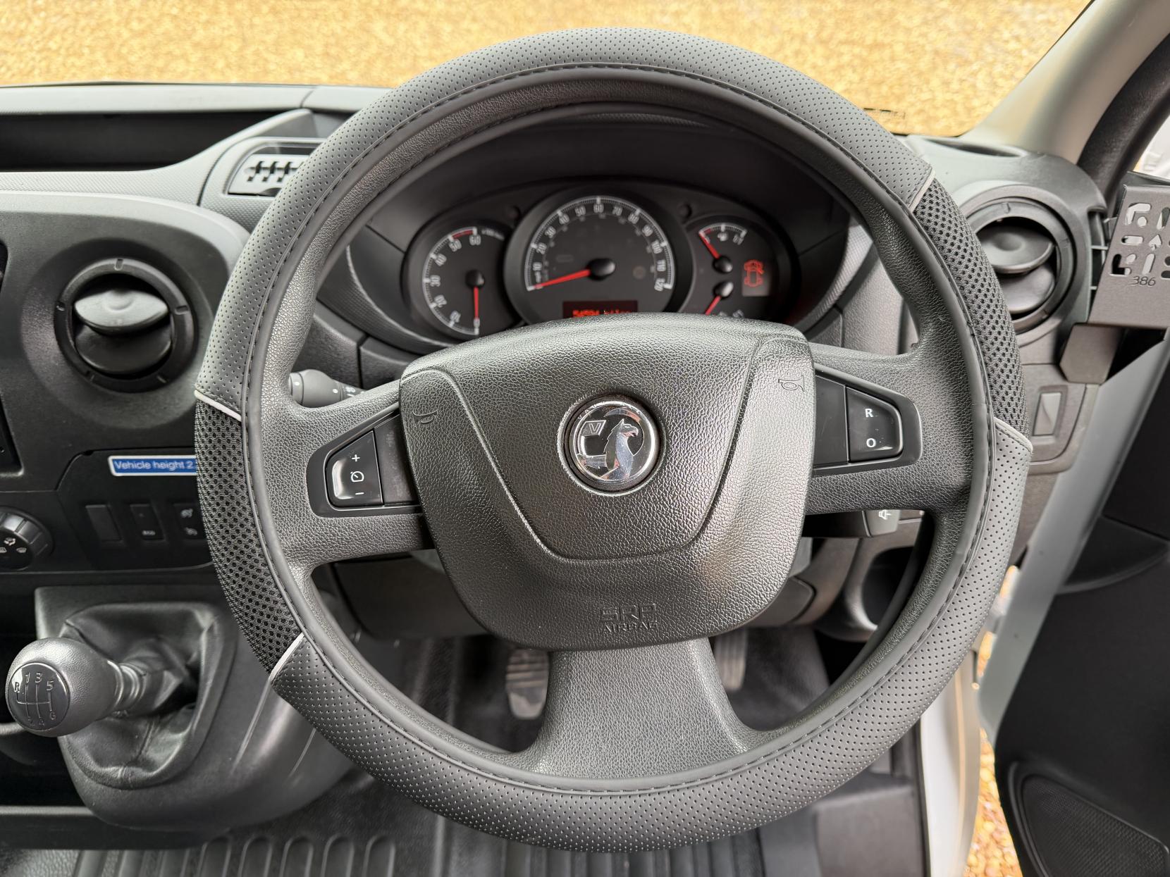 Vauxhall Movano 2.3 CDTi 3500 Panel Van 5dr Diesel Manual FWD L2 H2 Euro 6 (130 ps)