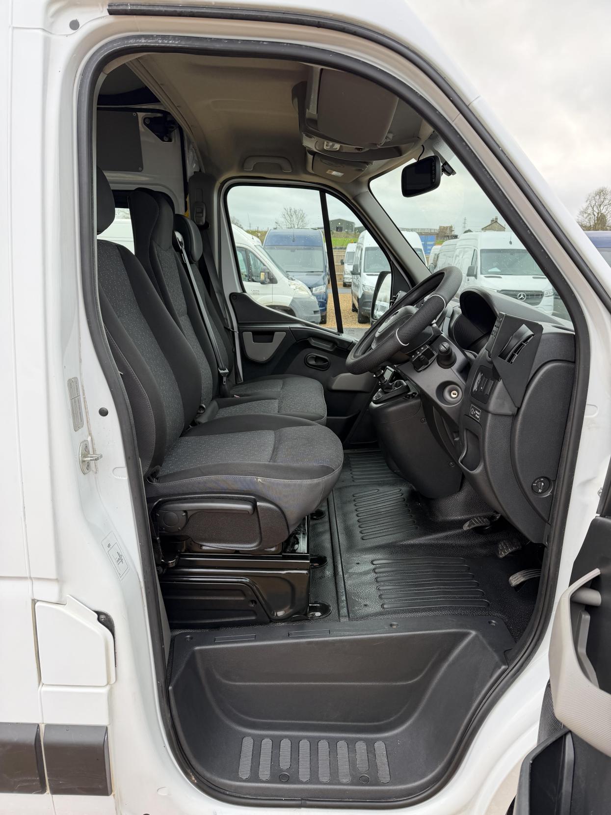 Vauxhall Movano 2.3 CDTi 3500 Panel Van 5dr Diesel Manual FWD L2 H2 Euro 6 (130 ps)