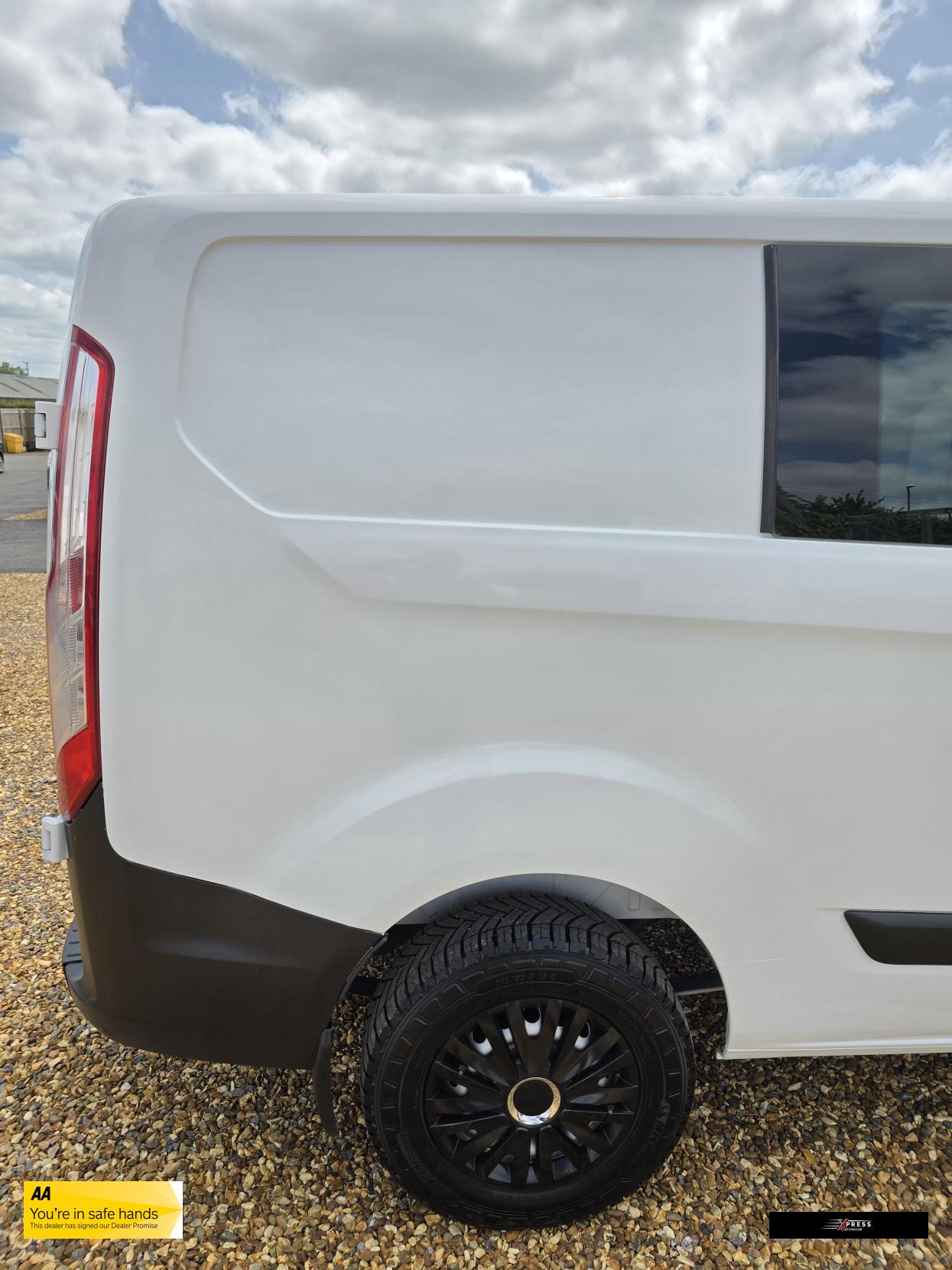 Ford Transit Custom Transit Custom 2.0 280 EcoBlue Crew Van Double Cab 5dr Diesel Manual L1 H1 Euro 6 (5 Seat) (105 ps)