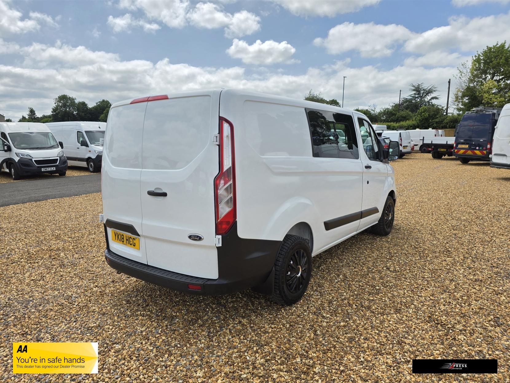 Ford Transit Custom Transit Custom 2.0 280 EcoBlue Crew Van Double Cab 5dr Diesel Manual L1 H1 Euro 6 (5 Seat) (105 ps)