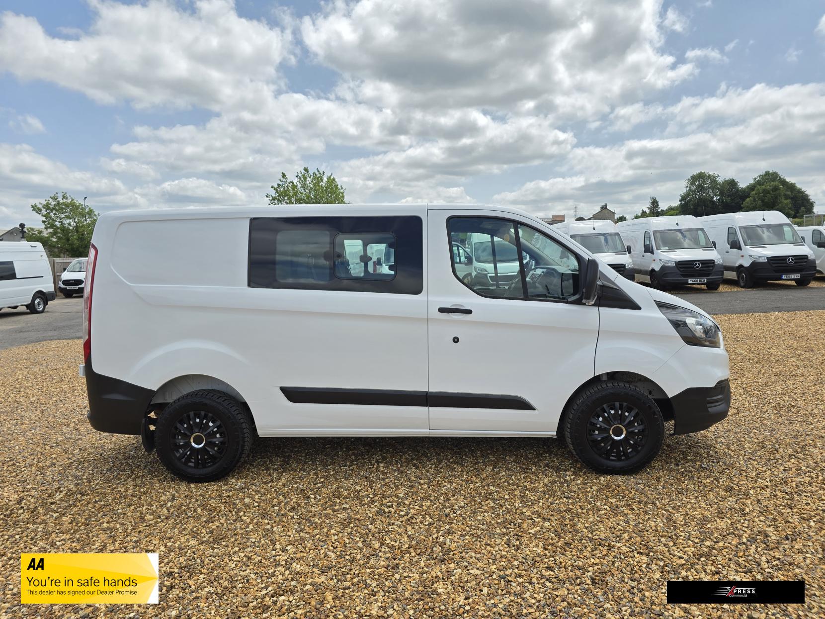 Ford Transit Custom Transit Custom 2.0 280 EcoBlue Crew Van Double Cab 5dr Diesel Manual L1 H1 Euro 6 (5 Seat) (105 ps)