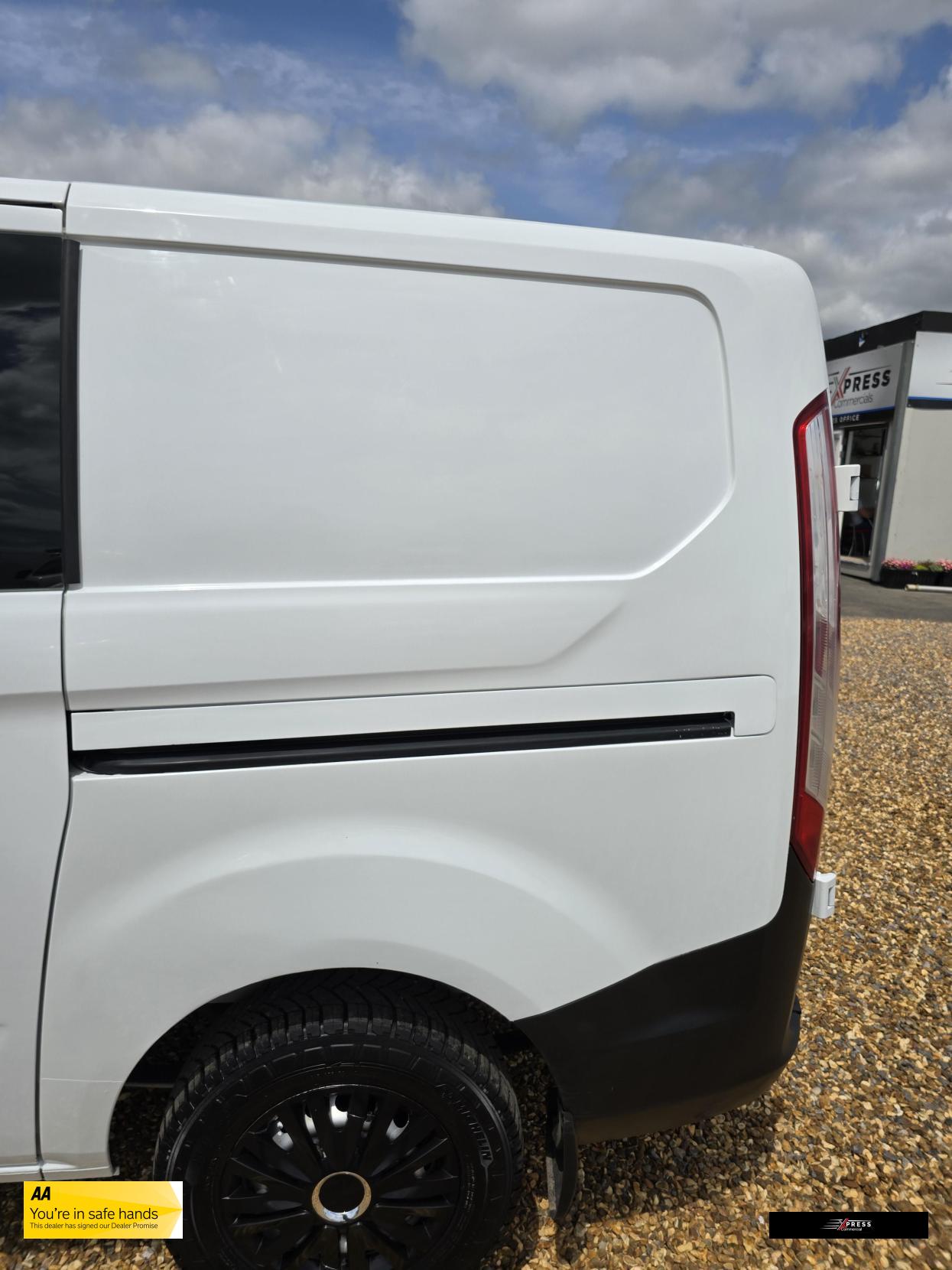 Ford Transit Custom Transit Custom 2.0 280 EcoBlue Crew Van Double Cab 5dr Diesel Manual L1 H1 Euro 6 (5 Seat) (105 ps)