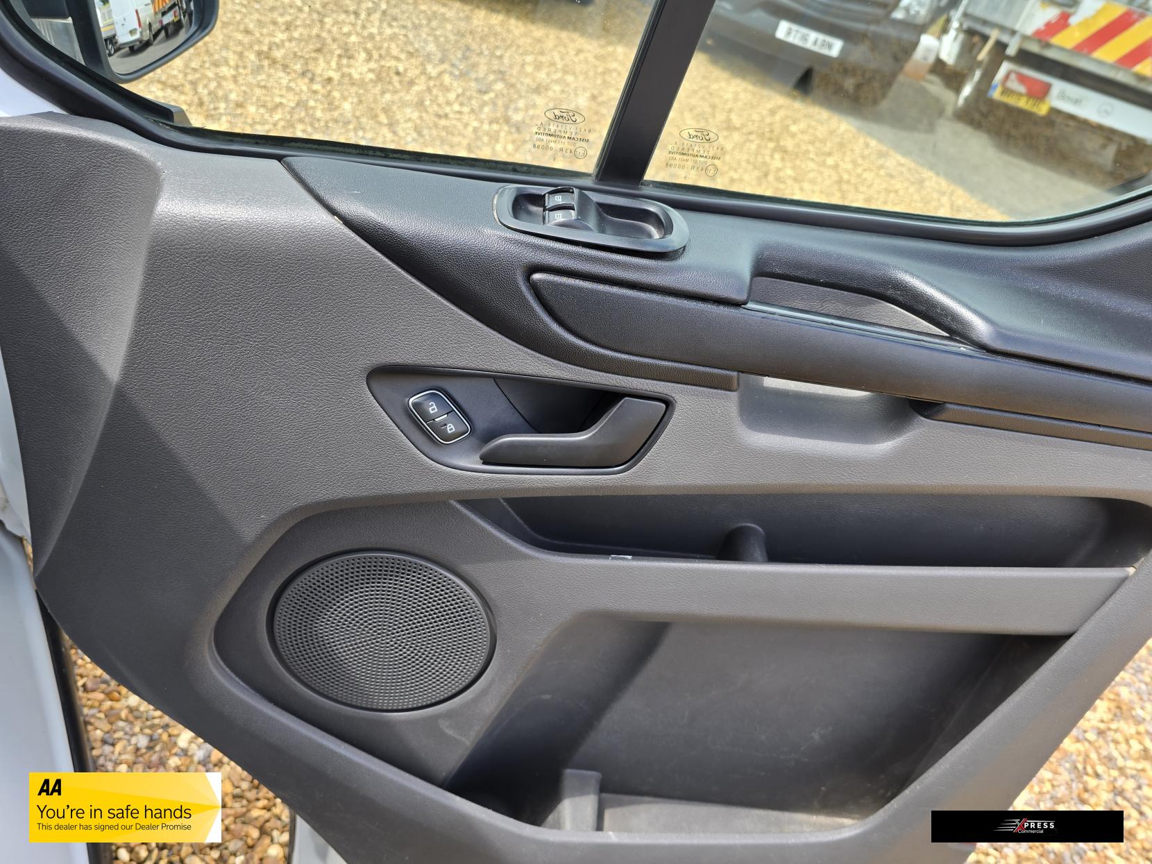 Ford Transit Custom Transit Custom 2.0 280 EcoBlue Crew Van Double Cab 5dr Diesel Manual L1 H1 Euro 6 (5 Seat) (105 ps)