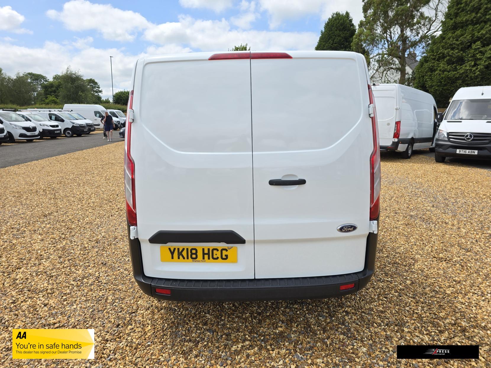 Ford Transit Custom Transit Custom 2.0 280 EcoBlue Crew Van Double Cab 5dr Diesel Manual L1 H1 Euro 6 (5 Seat) (105 ps)