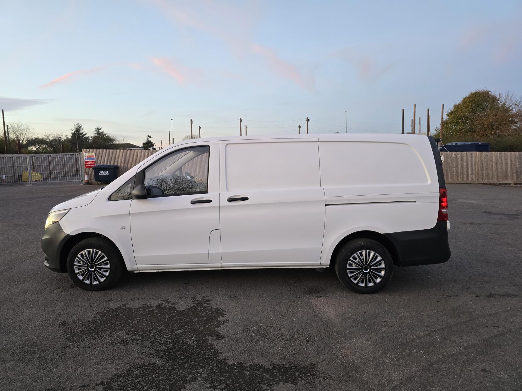 Mercedes-Benz Vito 1.6 111 CDI Panel Van 6dr Diesel Manual FWD L2 Euro 6 (114 ps)