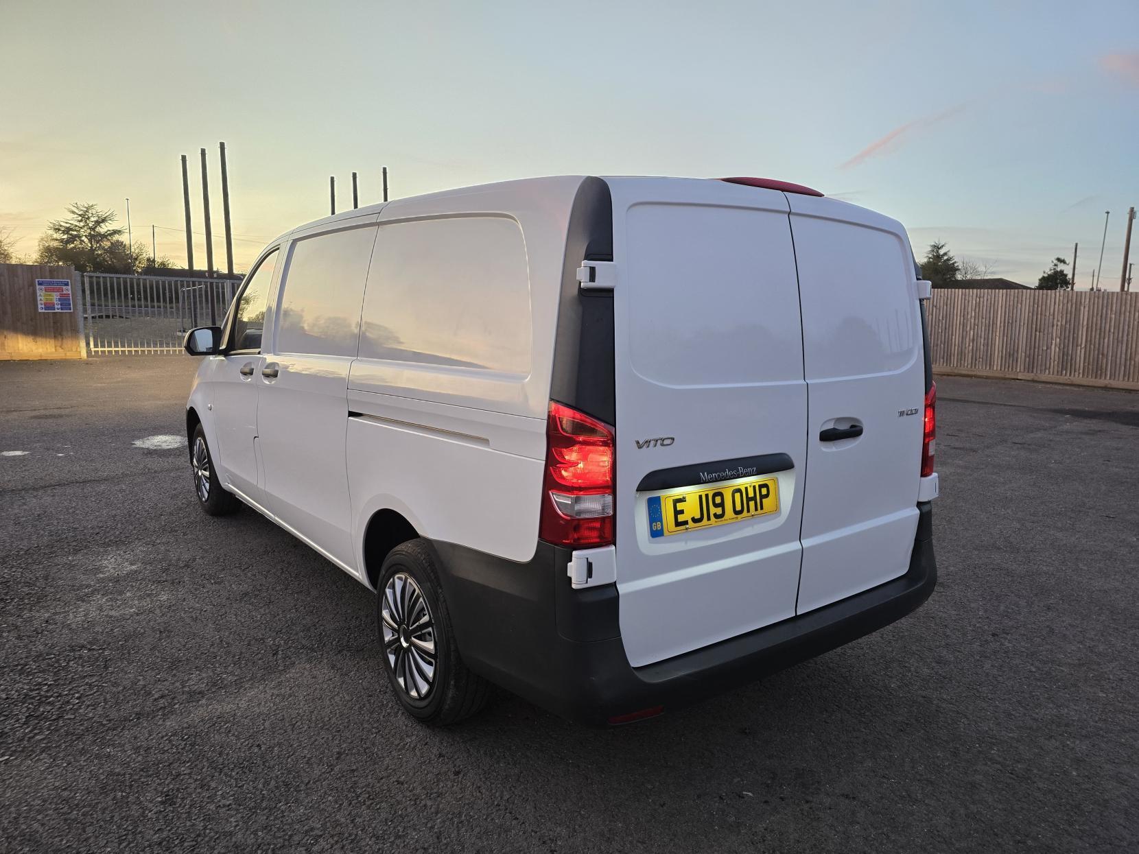 Mercedes-Benz Vito 1.6 111 CDI Panel Van 6dr Diesel Manual FWD L2 Euro 6 (114 ps)