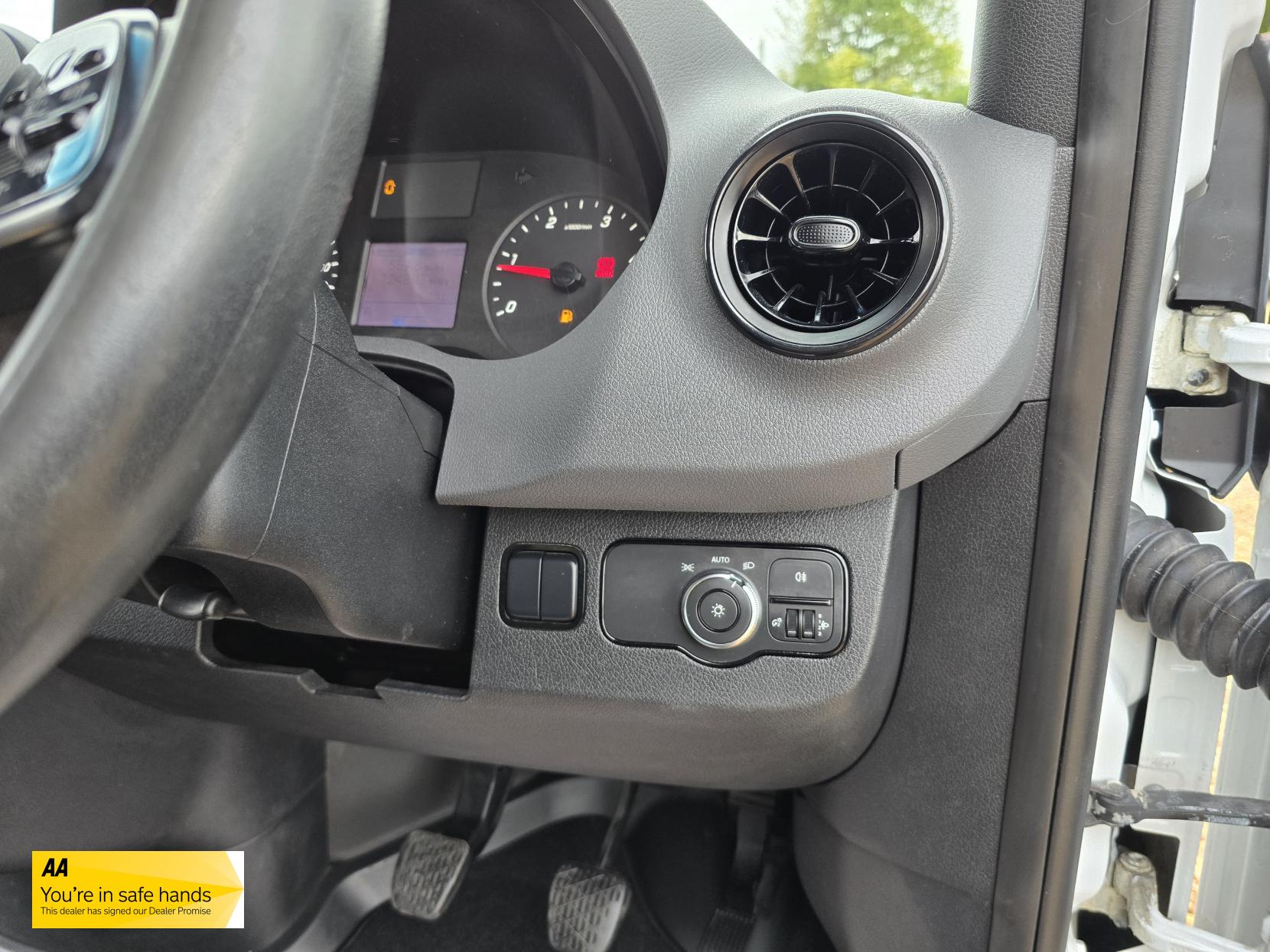 Mercedes-Benz Sprinter 2.1 311 CDI Panel Van 5dr Diesel Manual RWD L3 H2 Euro 6 (114 ps)