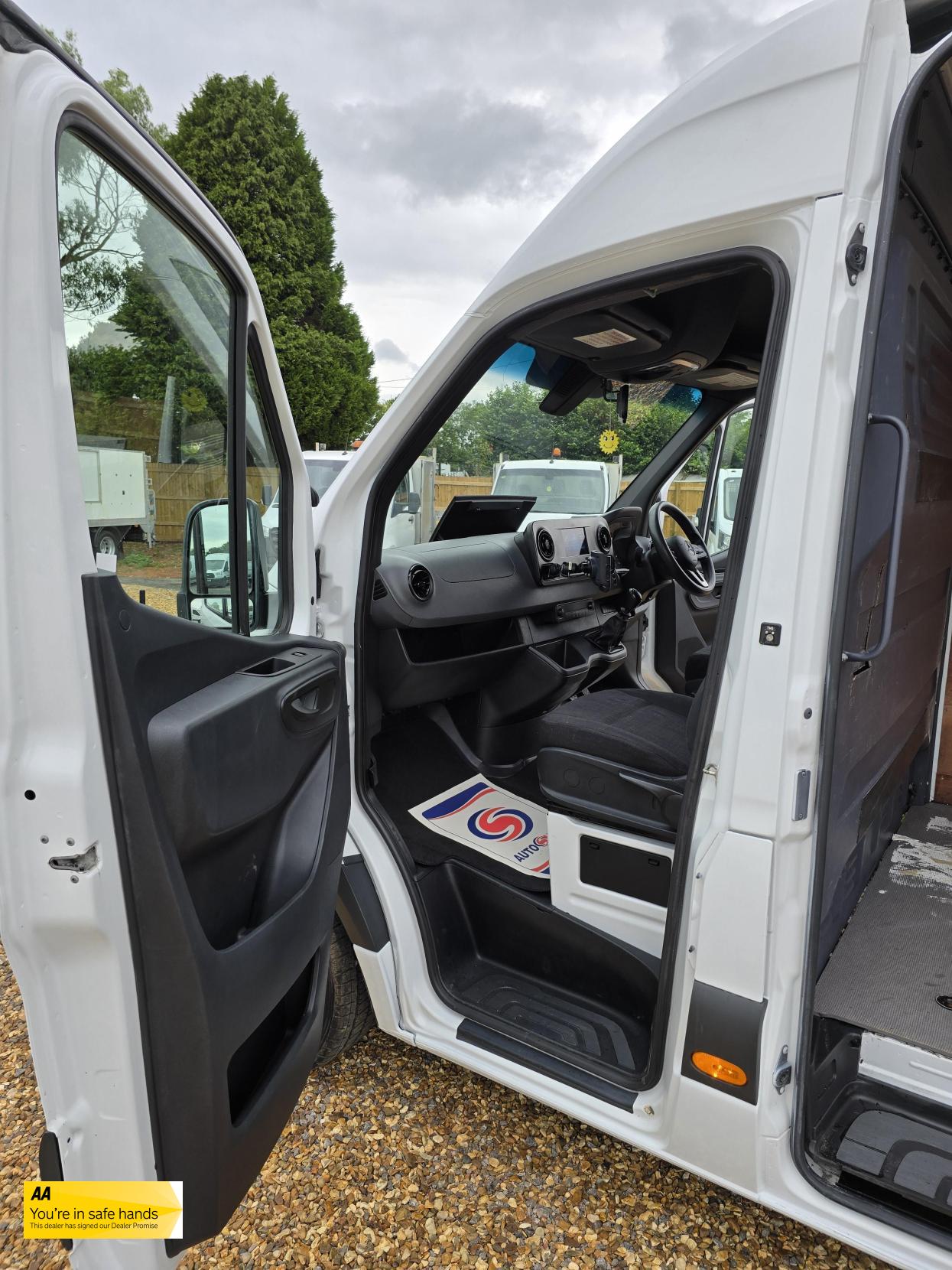 Mercedes-Benz Sprinter 2.1 311 CDI Panel Van 5dr Diesel Manual RWD L3 H2 Euro 6 (114 ps)