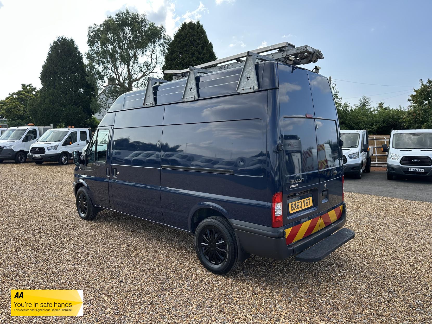 Ford Transit 2.2 TDCi 350 Panel Van 3dr Diesel Manual FWD L2 H3 (209 g/km, 123 bhp)