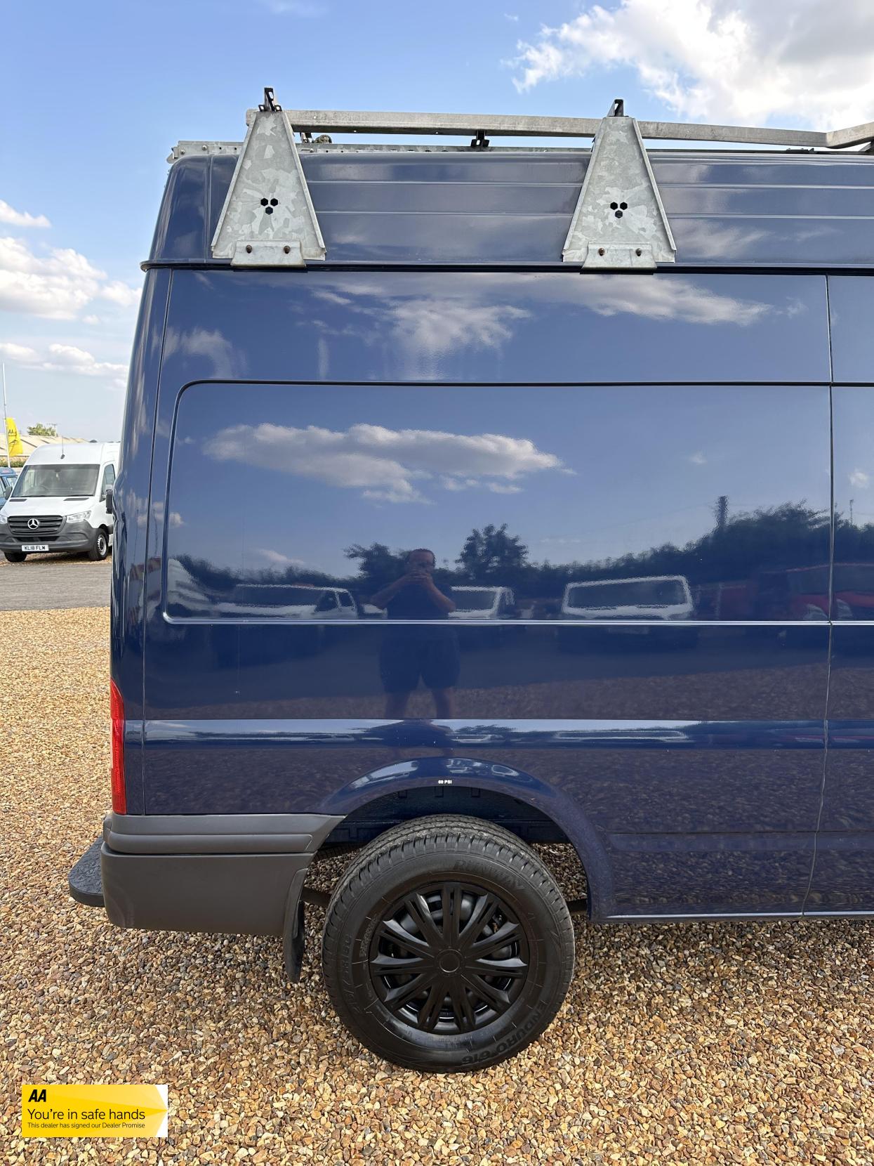 Ford Transit 2.2 TDCi 350 Panel Van 3dr Diesel Manual FWD L2 H3 (209 g/km, 123 bhp)