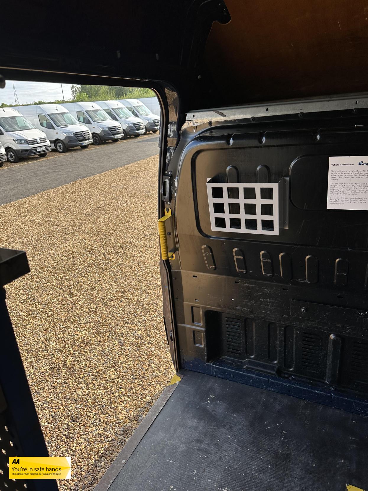 Ford Transit 2.2 TDCi 350 Panel Van 3dr Diesel Manual FWD L2 H3 (209 g/km, 123 bhp)