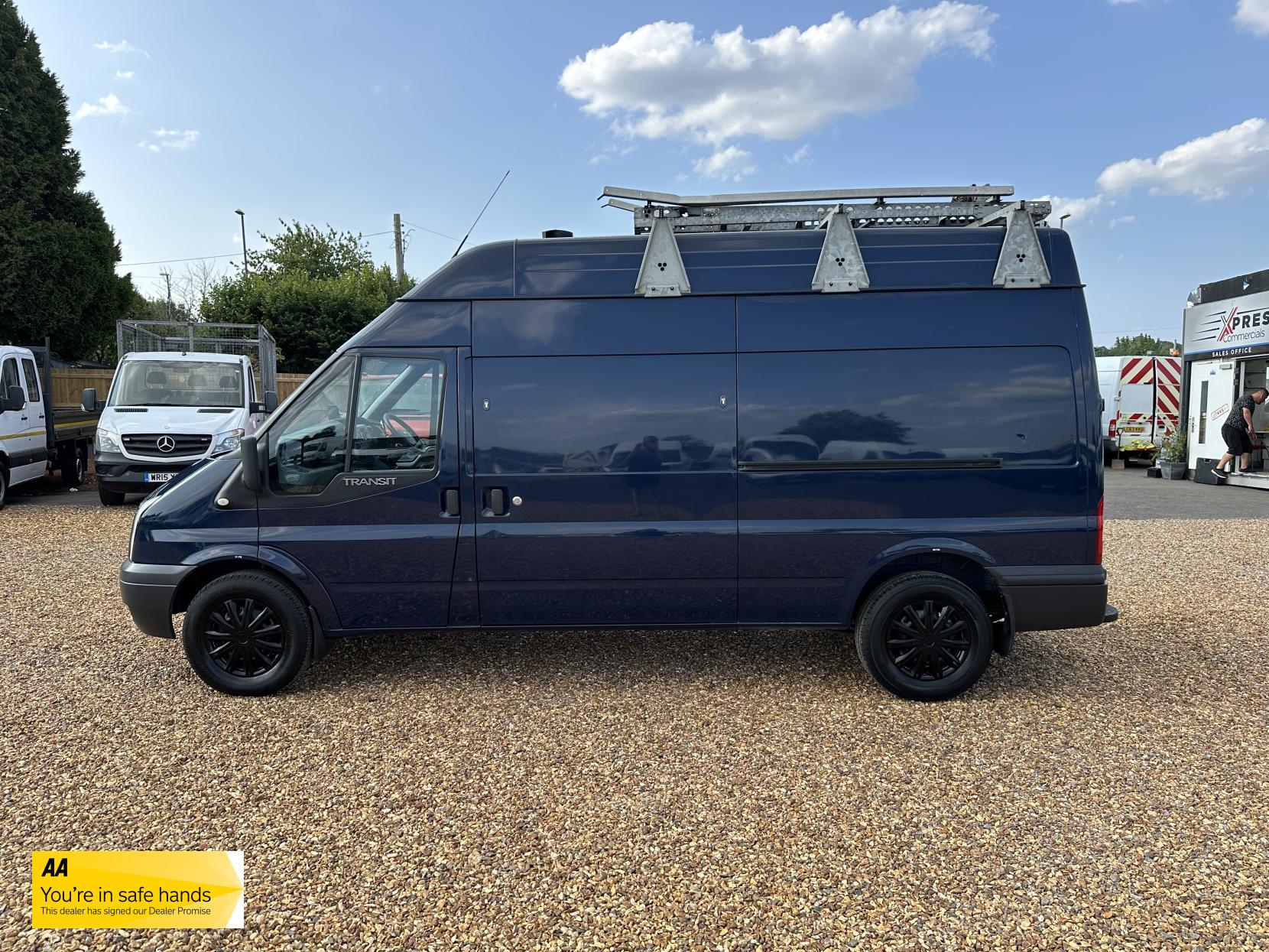 Ford Transit 2.2 TDCi 350 Panel Van 3dr Diesel Manual FWD L2 H3 (209 g/km, 123 bhp)