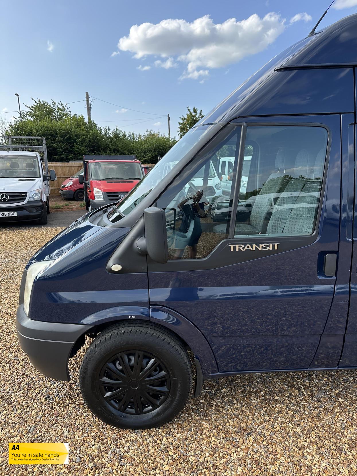 Ford Transit 2.2 TDCi 350 Panel Van 3dr Diesel Manual FWD L2 H3 (209 g/km, 123 bhp)