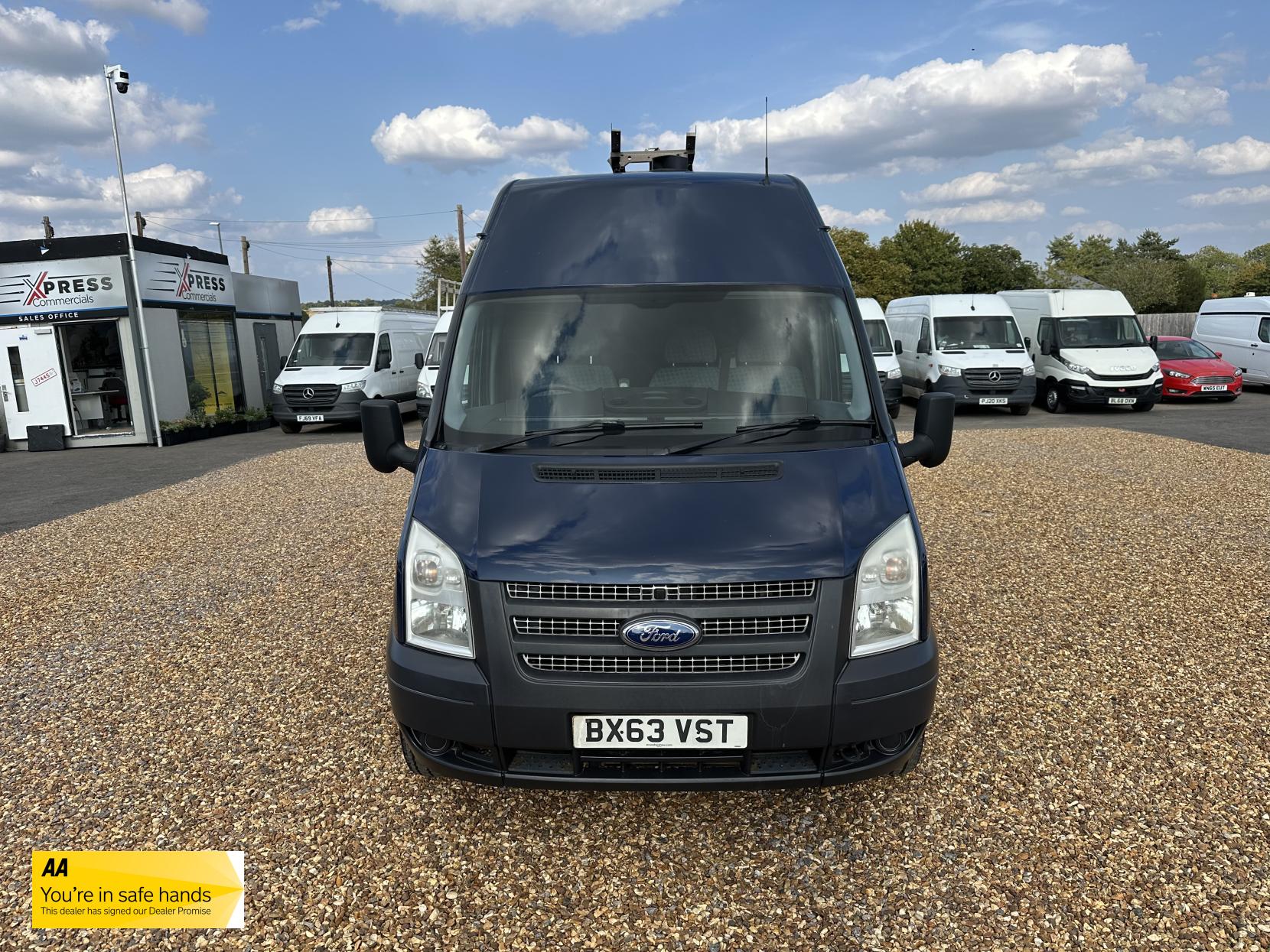 Ford Transit 2.2 TDCi 350 Panel Van 3dr Diesel Manual FWD L2 H3 (209 g/km, 123 bhp)