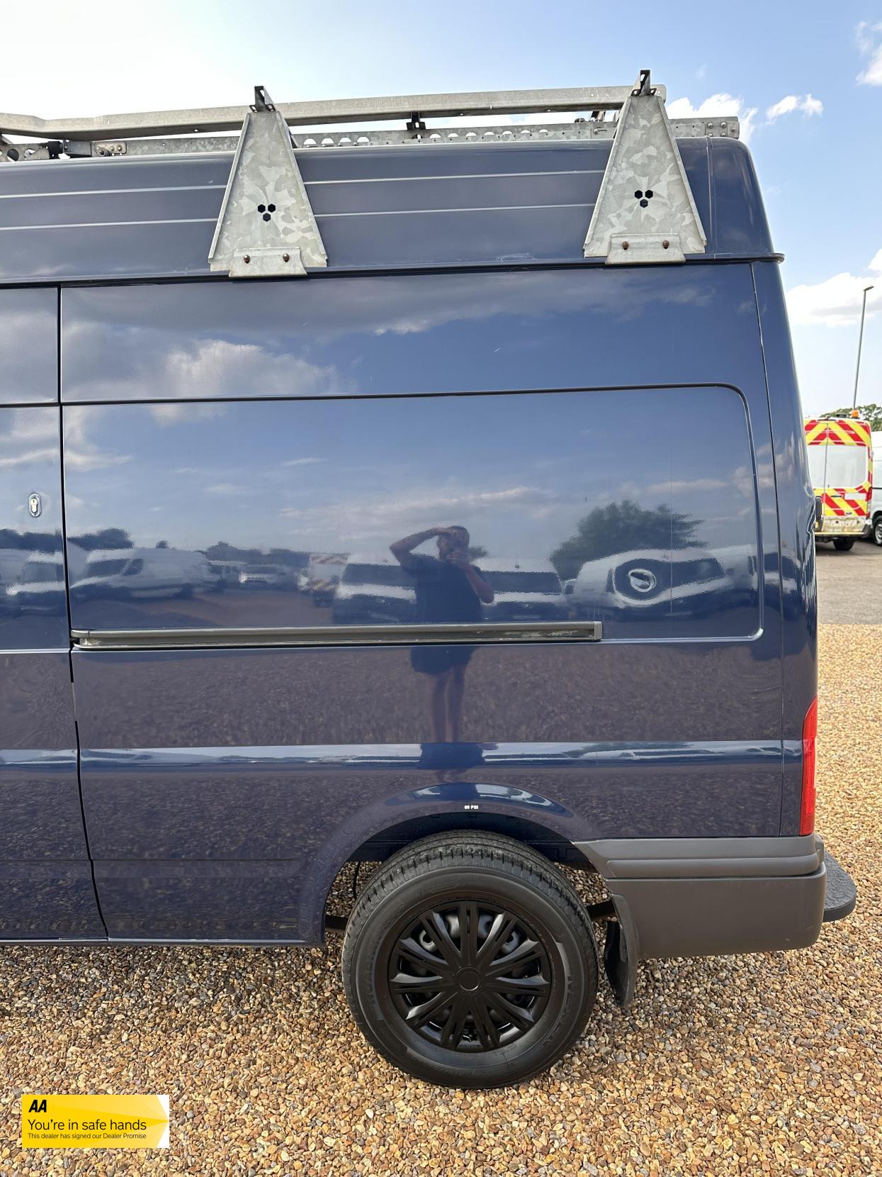 Ford Transit 2.2 TDCi 350 Panel Van 3dr Diesel Manual FWD L2 H3 (209 g/km, 123 bhp)