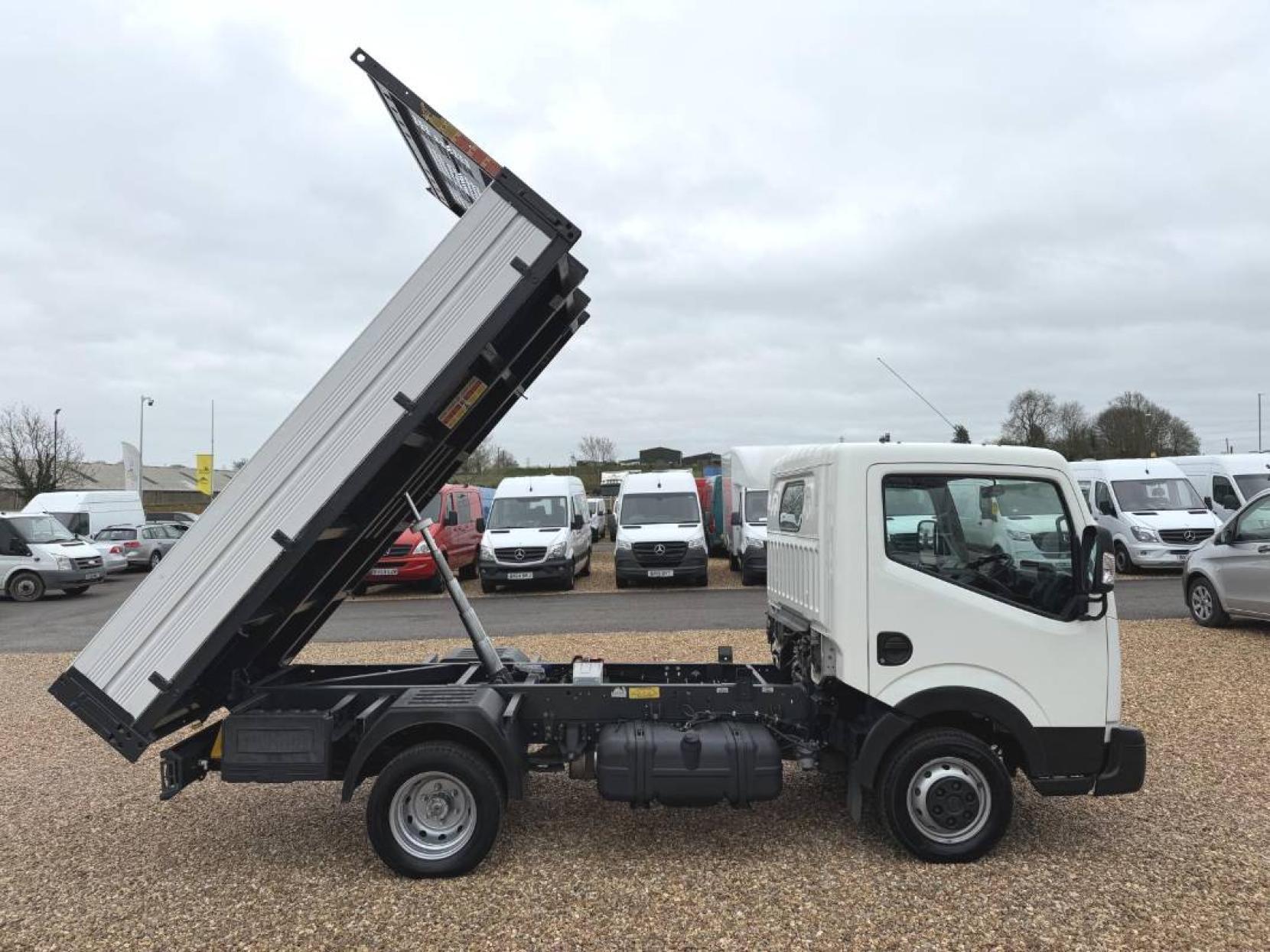 2019 Nissan NT400 Cabstar 3.0 dCi 35.13 Tipper 2dr Diesel Manual L1 Euro 6 (130 ps) - Thumbnail 12