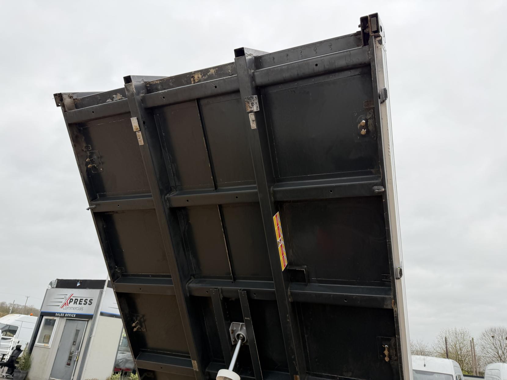 2019 Nissan NT400 Cabstar 3.0 dCi 35.13 Tipper 2dr Diesel Manual L1 Euro 6 (130 ps) - Thumbnail 19