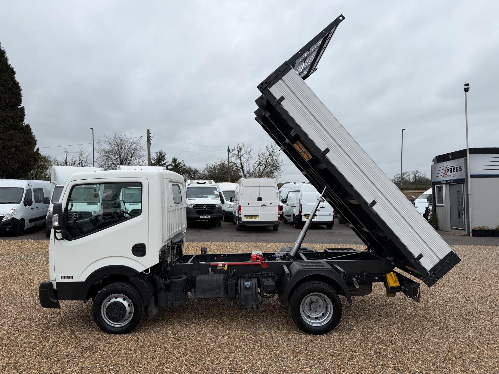 2019 Nissan NT400 Cabstar 3.0 dCi 35.13 Tipper 2dr Diesel Manual L1 Euro 6 (130 ps) - Thumbnail 8