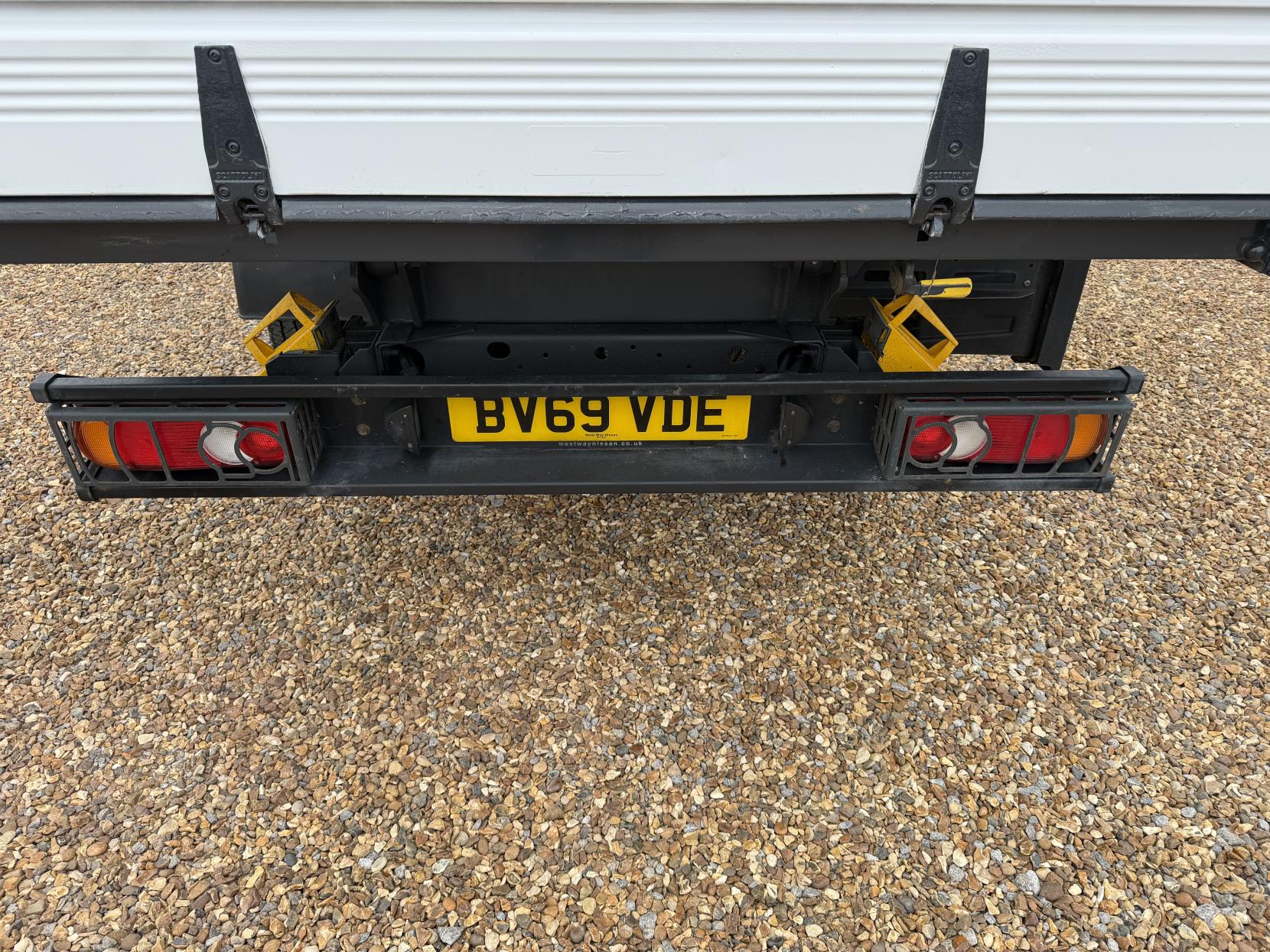 2019 Nissan NT400 Cabstar 3.0 dCi 35.13 Tipper 2dr Diesel Manual L1 Euro 6 (130 ps) - Thumbnail 32