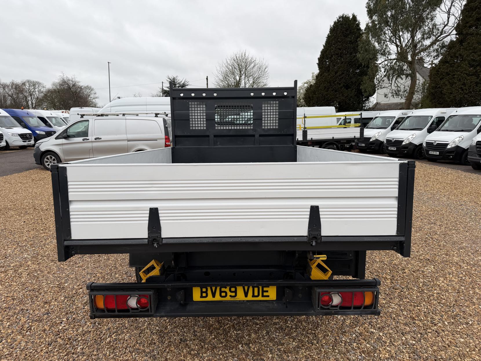 2019 Nissan NT400 Cabstar 3.0 dCi 35.13 Tipper 2dr Diesel Manual L1 Euro 6 (130 ps) - Thumbnail 26