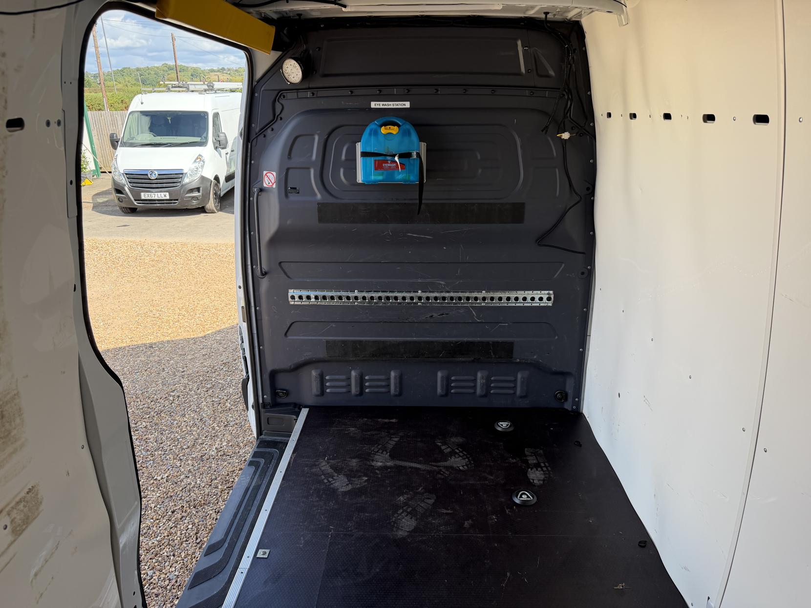 2020 Mercedes-Benz Sprinter 2.1 314 CDI Panel Van 5dr Diesel Manual RWD L2 H2 Euro 6 (s/s) (143 ps) - Thumbnail 32