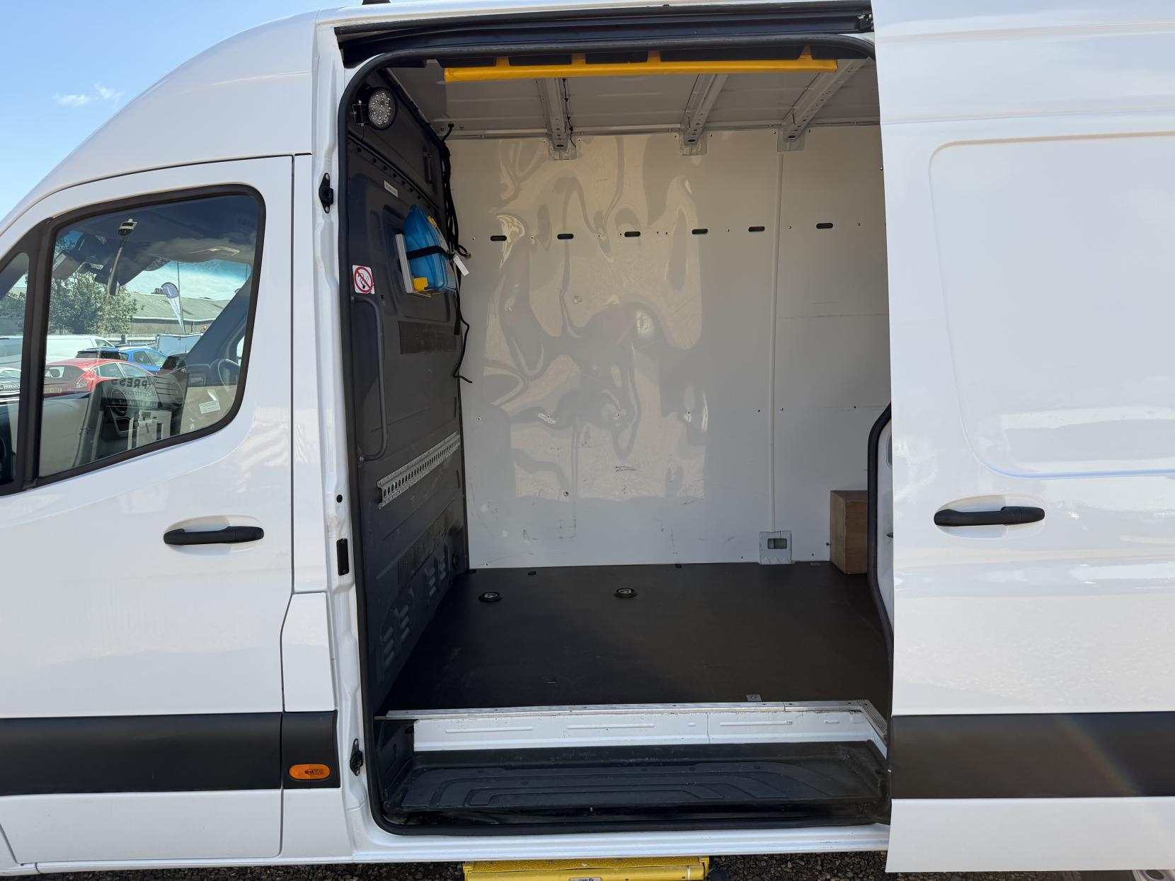 2020 Mercedes-Benz Sprinter 2.1 314 CDI Panel Van 5dr Diesel Manual RWD L2 H2 Euro 6 (s/s) (143 ps) - Thumbnail 29